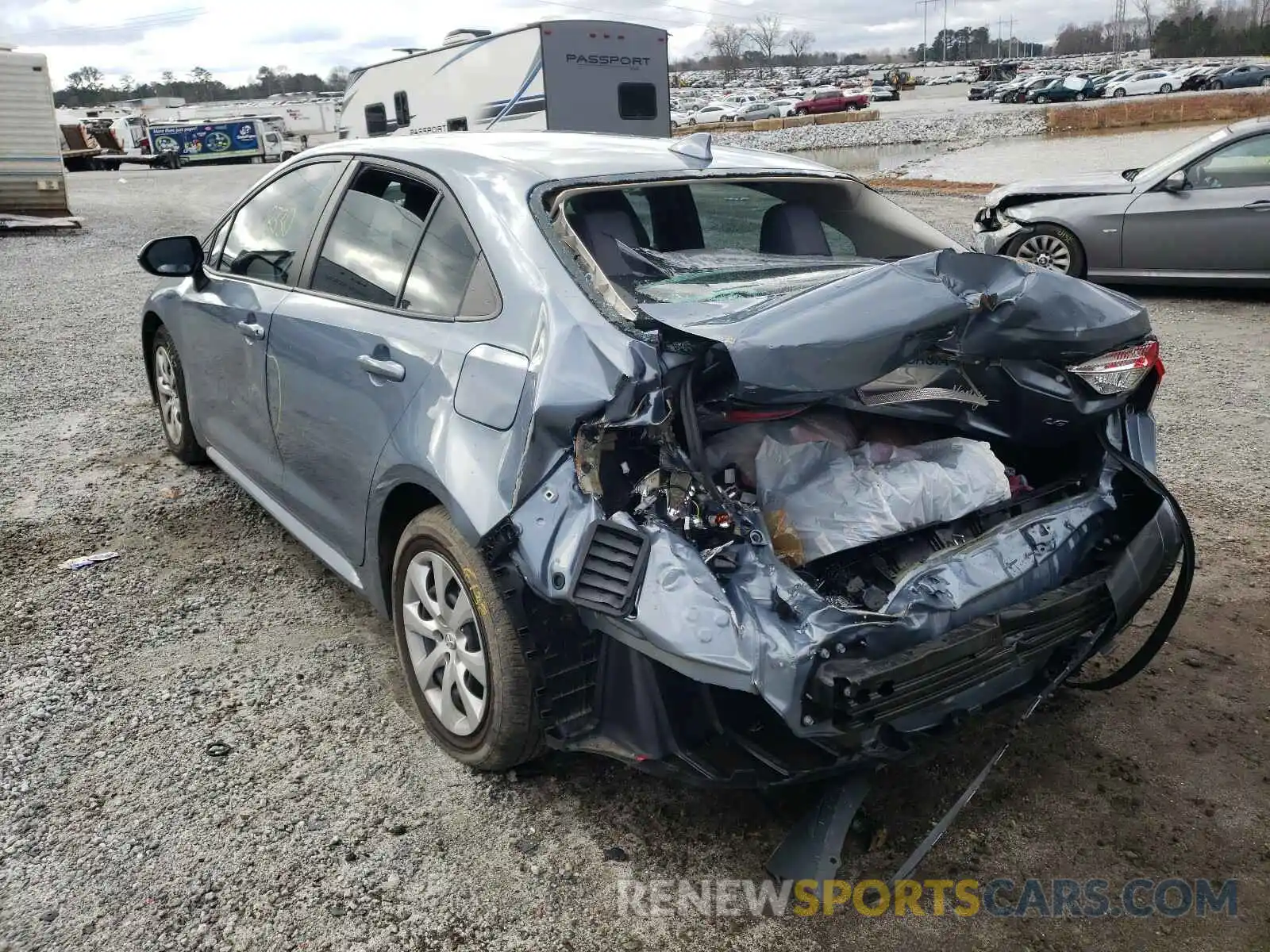 3 Photograph of a damaged car 5YFEPRAE5LP108124 TOYOTA COROLLA 2020