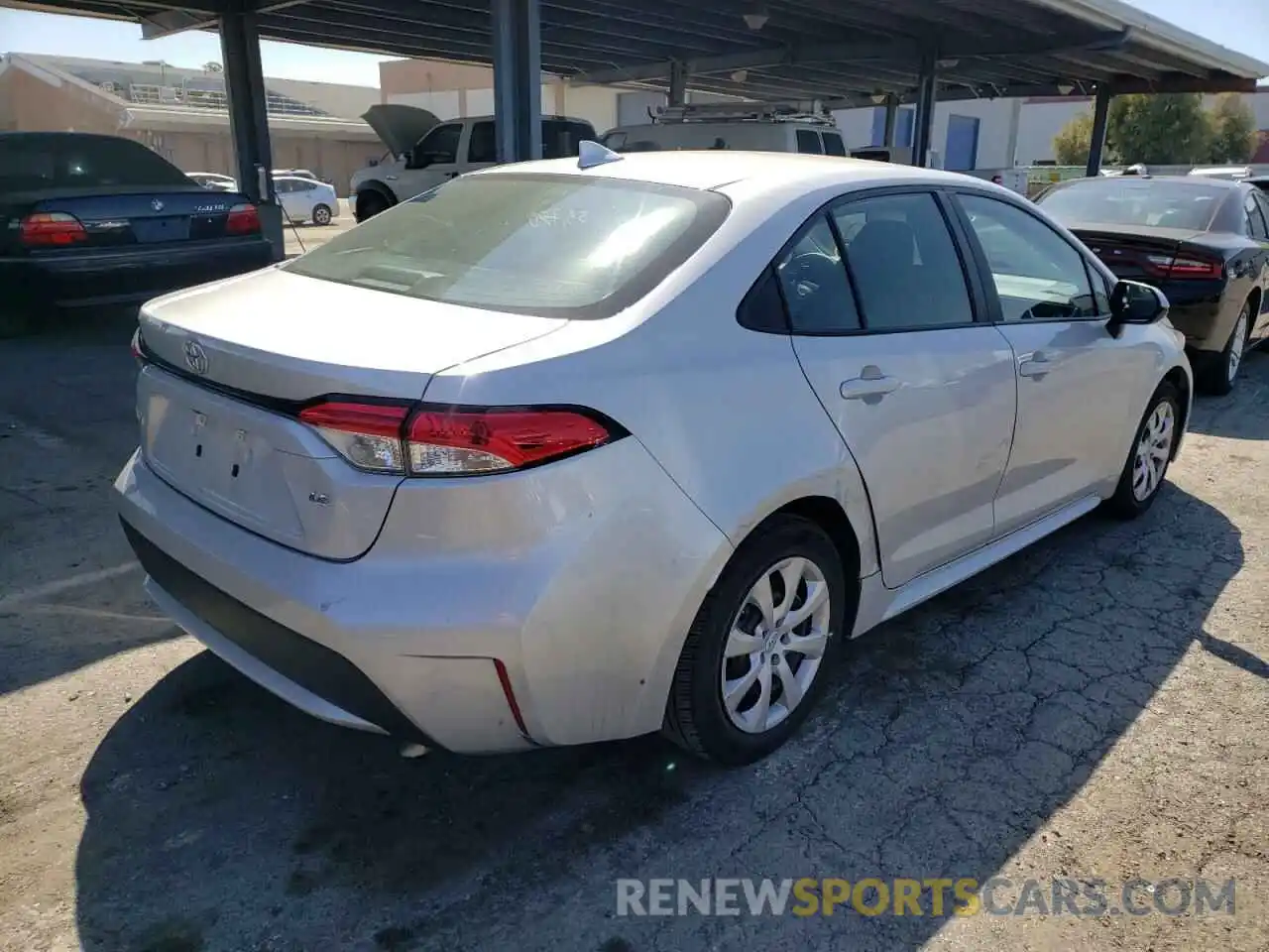 4 Photograph of a damaged car 5YFEPRAE5LP108656 TOYOTA COROLLA 2020