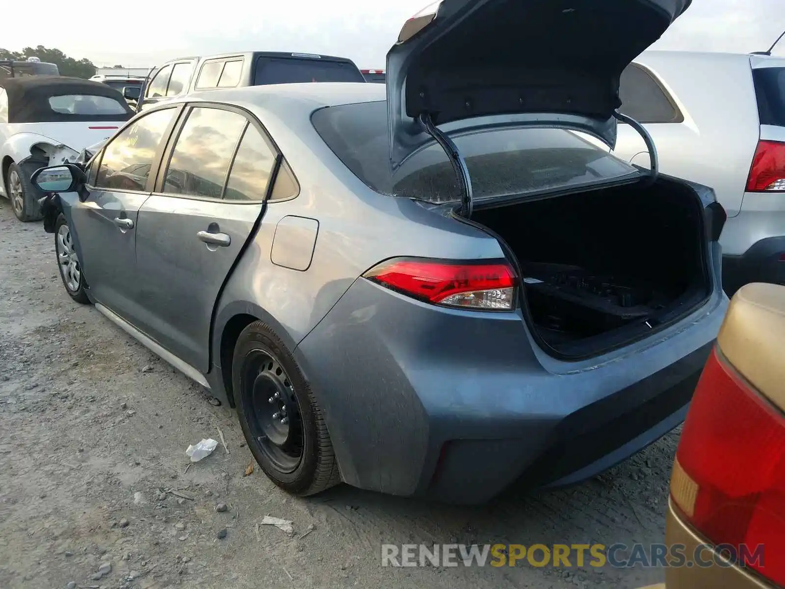 3 Photograph of a damaged car 5YFEPRAE5LP110276 TOYOTA COROLLA 2020