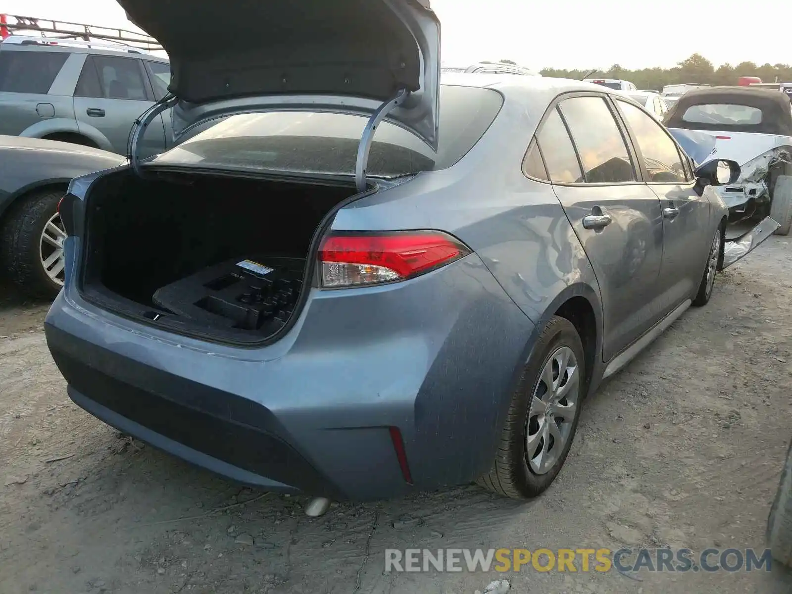 4 Photograph of a damaged car 5YFEPRAE5LP110276 TOYOTA COROLLA 2020