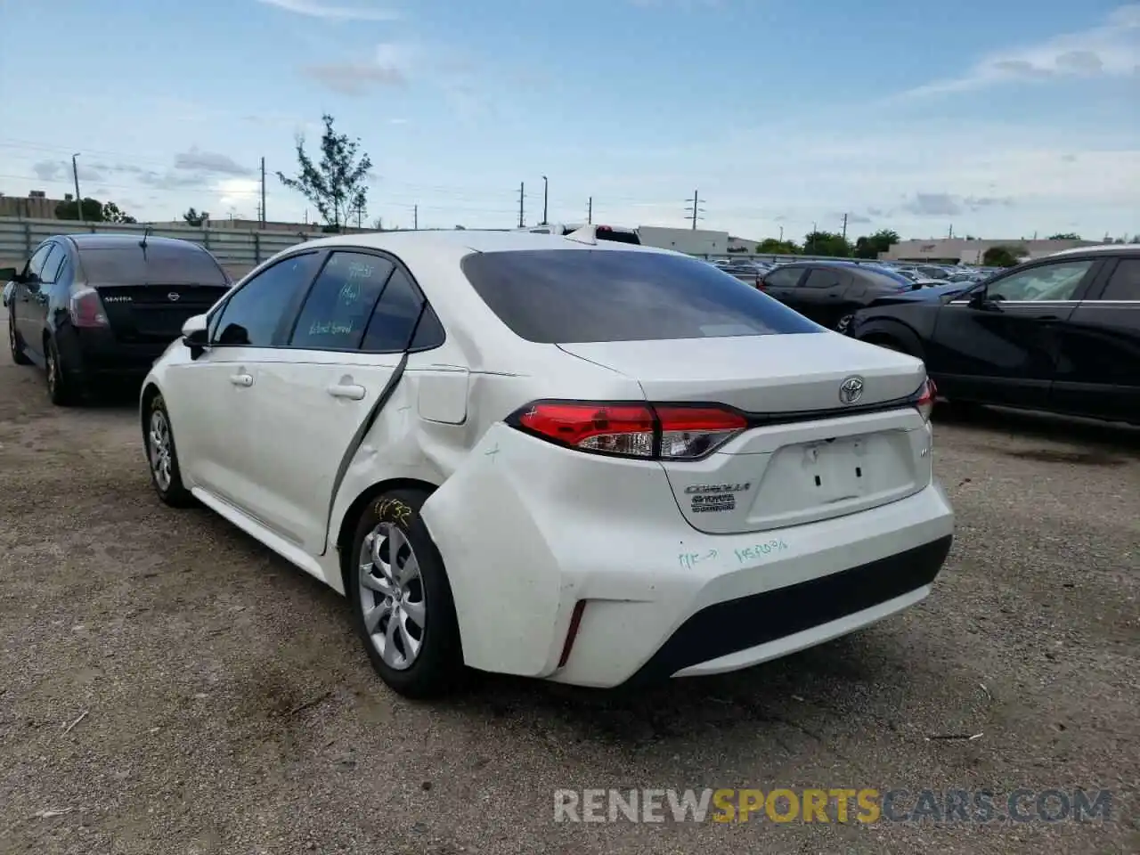 3 Photograph of a damaged car 5YFEPRAE5LP110441 TOYOTA COROLLA 2020