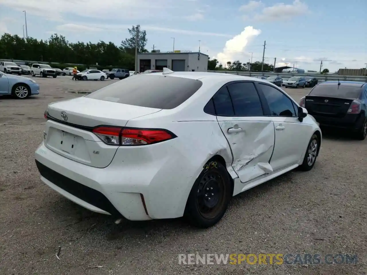 4 Photograph of a damaged car 5YFEPRAE5LP110441 TOYOTA COROLLA 2020