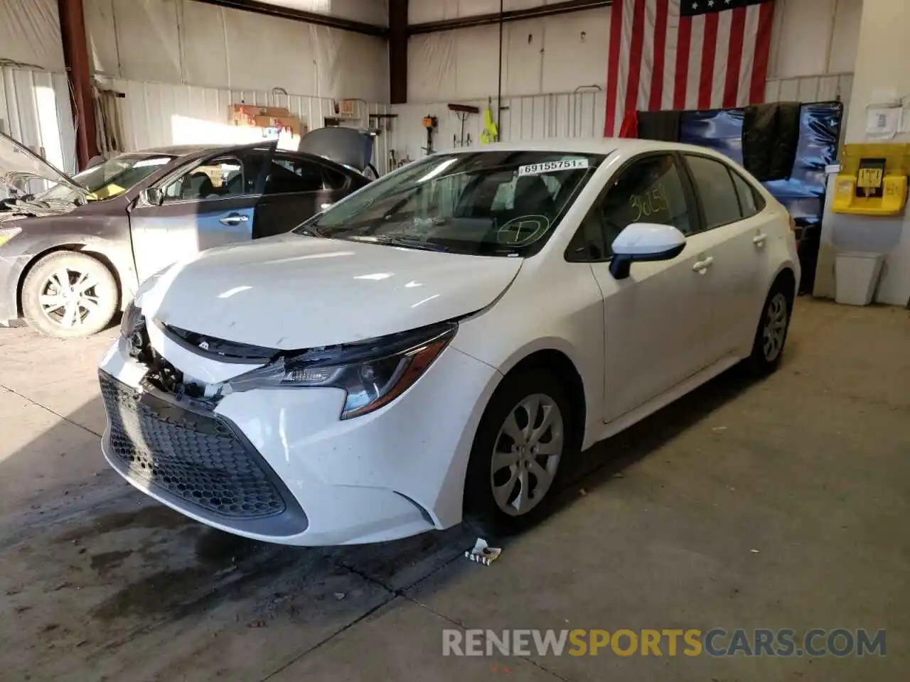 2 Photograph of a damaged car 5YFEPRAE5LP110746 TOYOTA COROLLA 2020