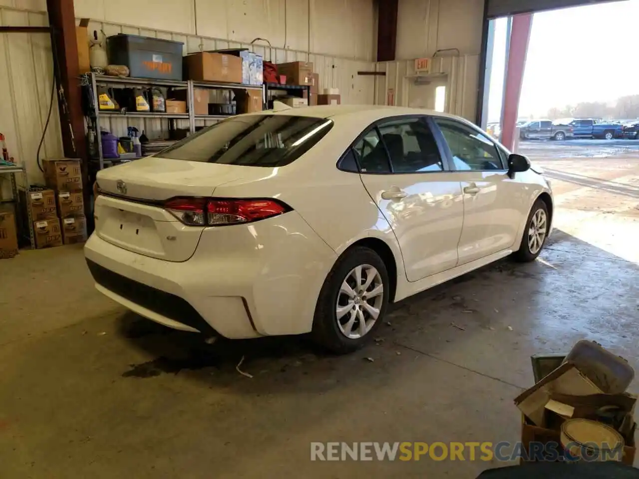 4 Photograph of a damaged car 5YFEPRAE5LP110746 TOYOTA COROLLA 2020