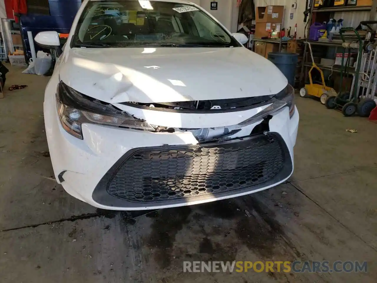 9 Photograph of a damaged car 5YFEPRAE5LP110746 TOYOTA COROLLA 2020