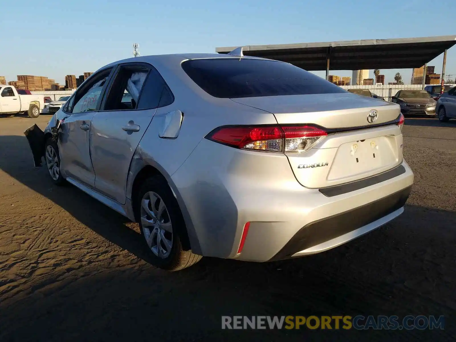 3 Photograph of a damaged car 5YFEPRAE5LP112111 TOYOTA COROLLA 2020