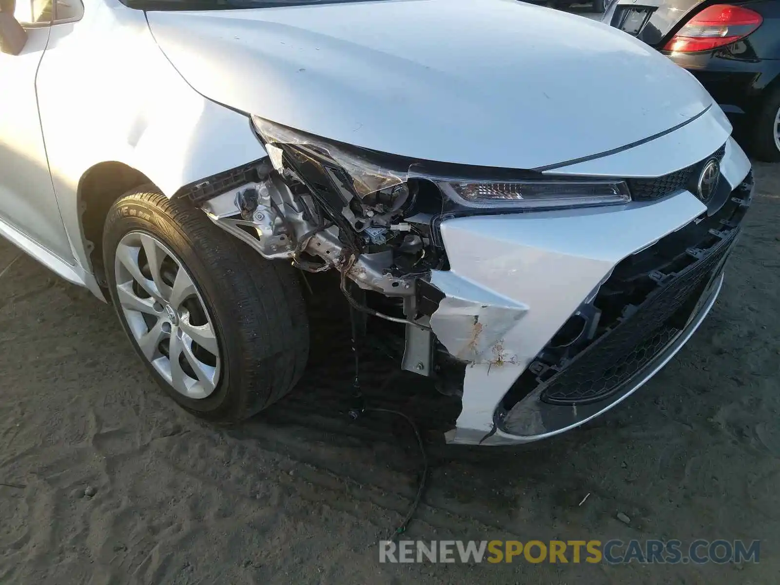 9 Photograph of a damaged car 5YFEPRAE5LP112111 TOYOTA COROLLA 2020