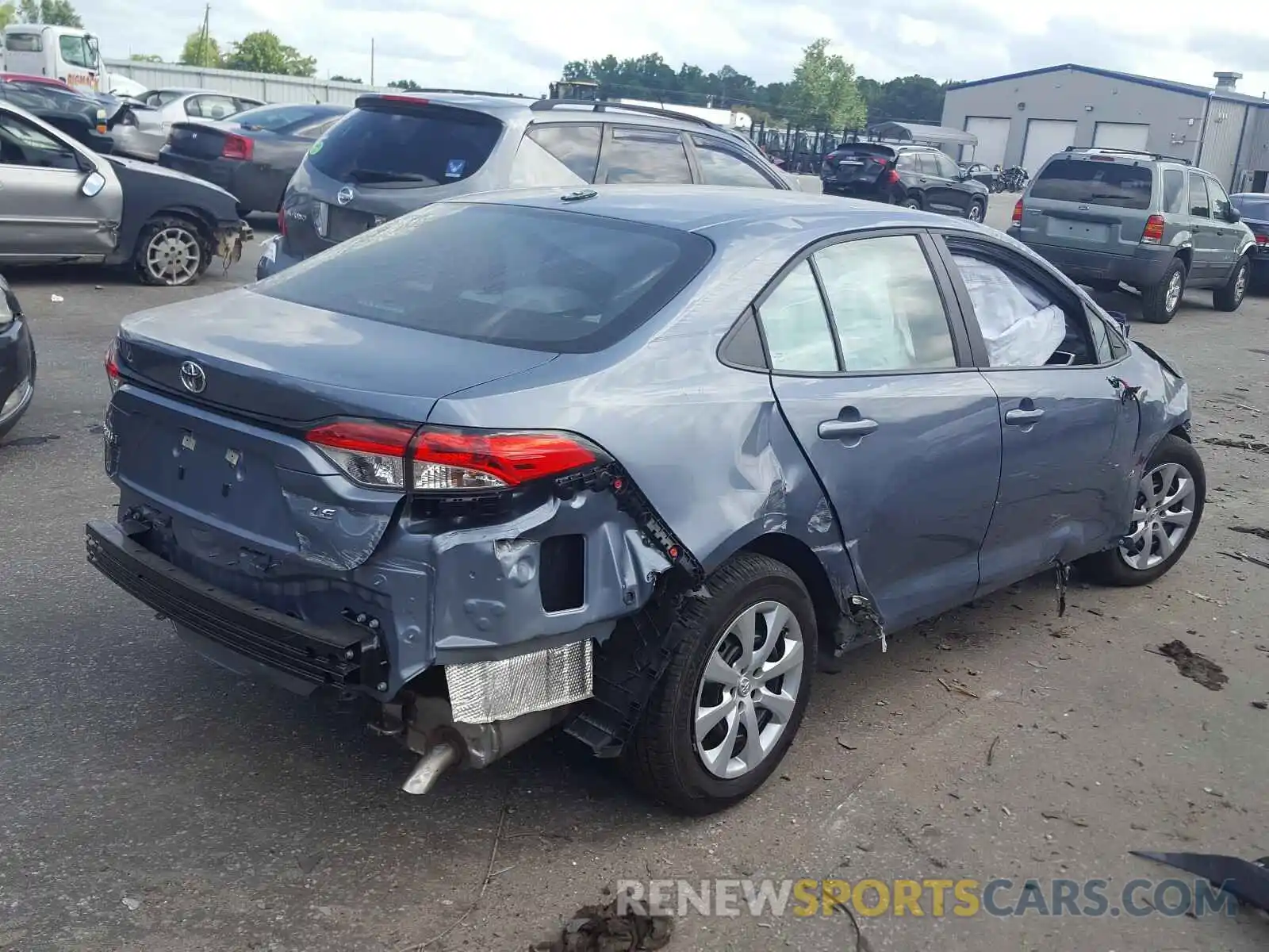 4 Photograph of a damaged car 5YFEPRAE5LP113324 TOYOTA COROLLA 2020