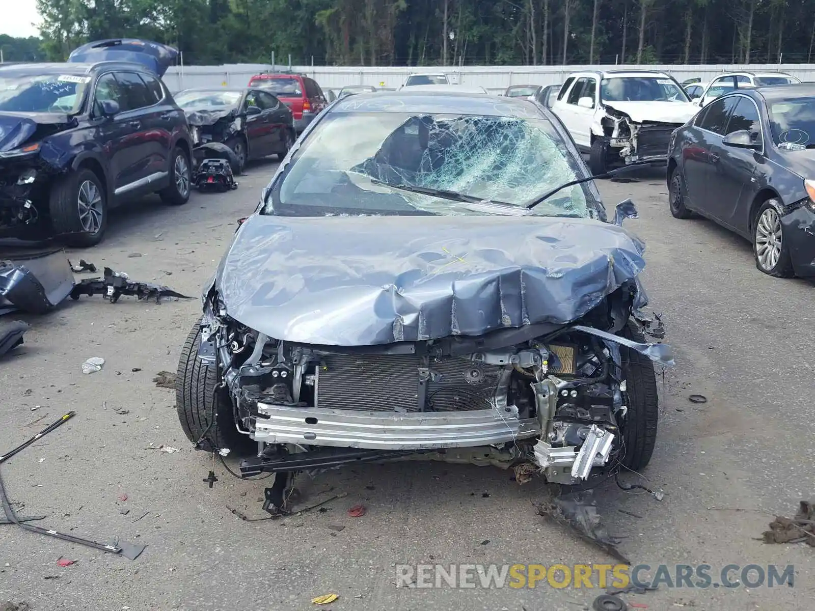 9 Photograph of a damaged car 5YFEPRAE5LP113324 TOYOTA COROLLA 2020