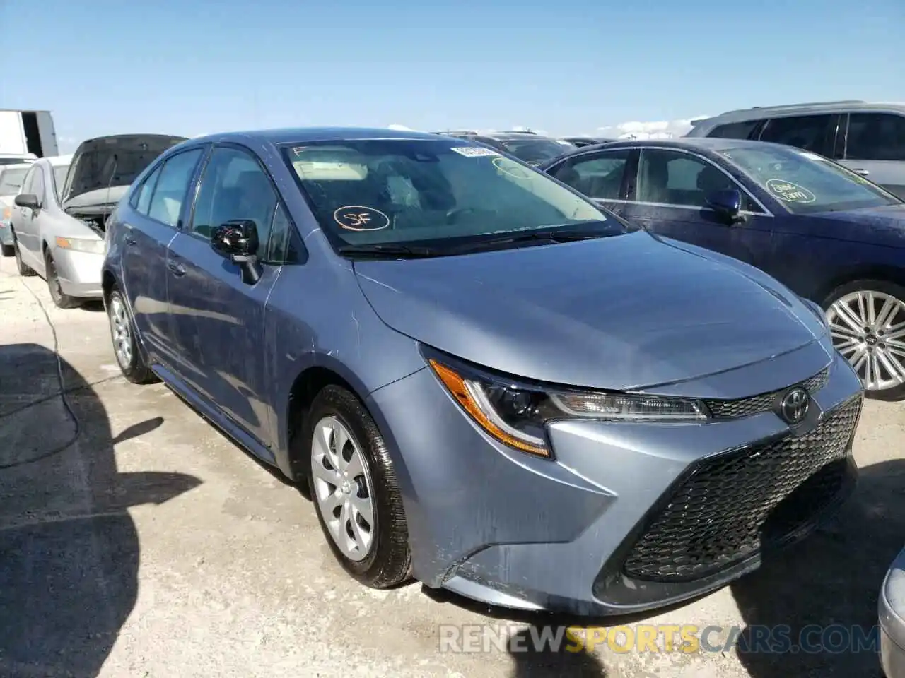 1 Photograph of a damaged car 5YFEPRAE5LP113615 TOYOTA COROLLA 2020