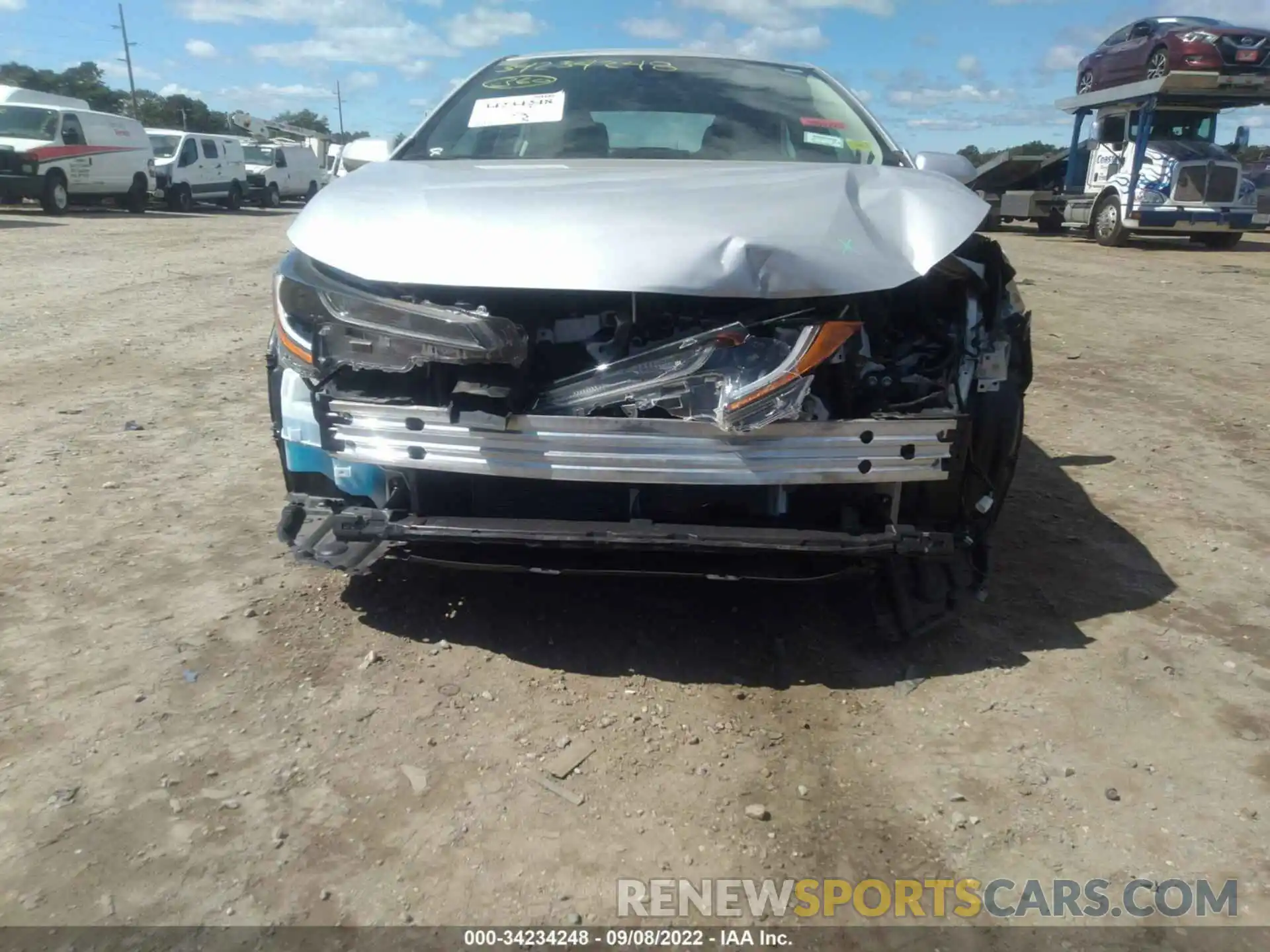 6 Photograph of a damaged car 5YFEPRAE5LP113985 TOYOTA COROLLA 2020