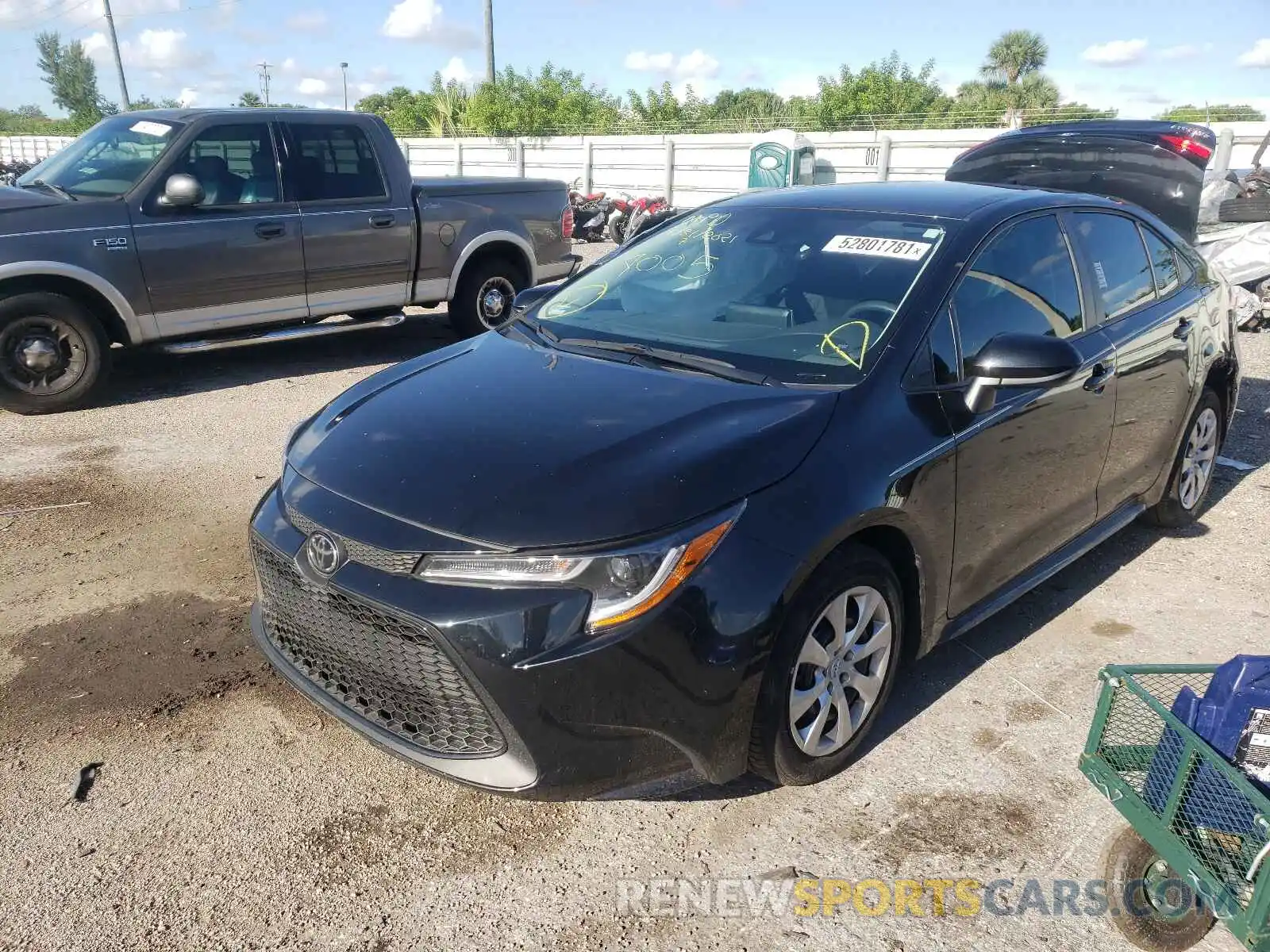 2 Photograph of a damaged car 5YFEPRAE5LP114005 TOYOTA COROLLA 2020