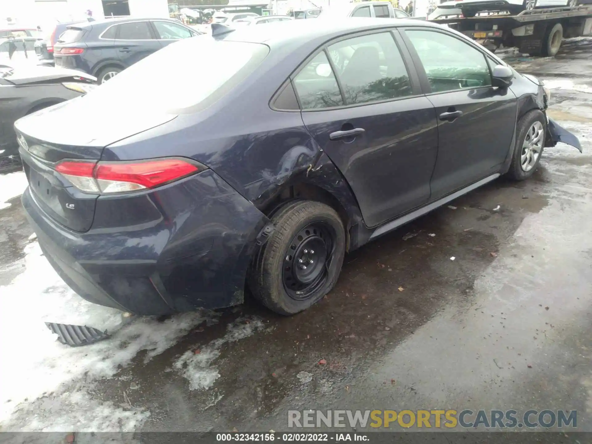 4 Photograph of a damaged car 5YFEPRAE5LP115378 TOYOTA COROLLA 2020