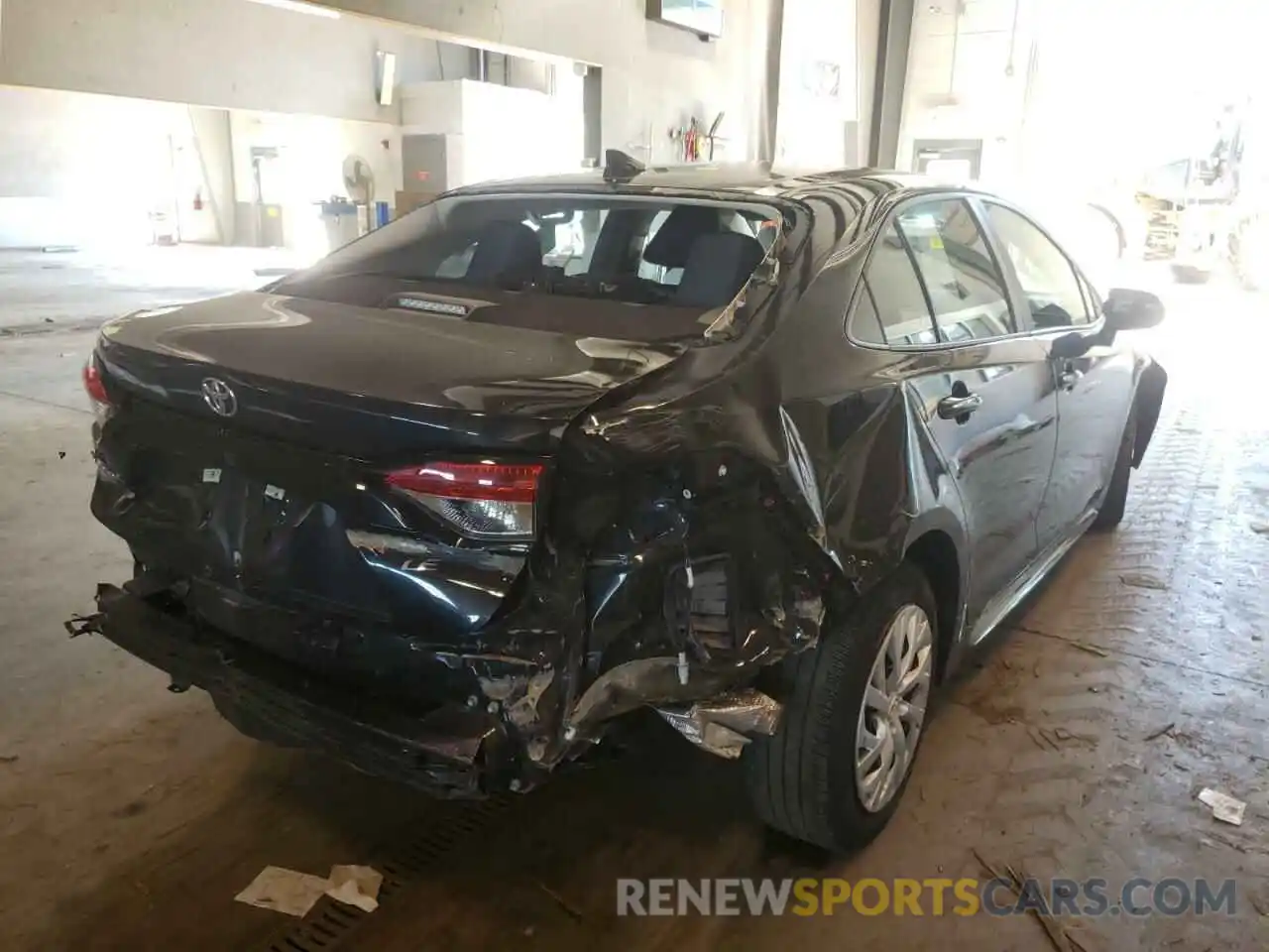 4 Photograph of a damaged car 5YFEPRAE5LP116658 TOYOTA COROLLA 2020