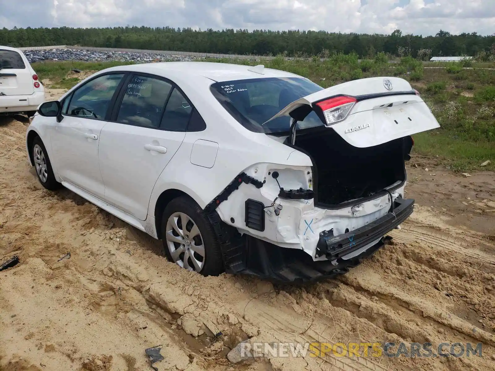 3 Photograph of a damaged car 5YFEPRAE5LP117731 TOYOTA COROLLA 2020