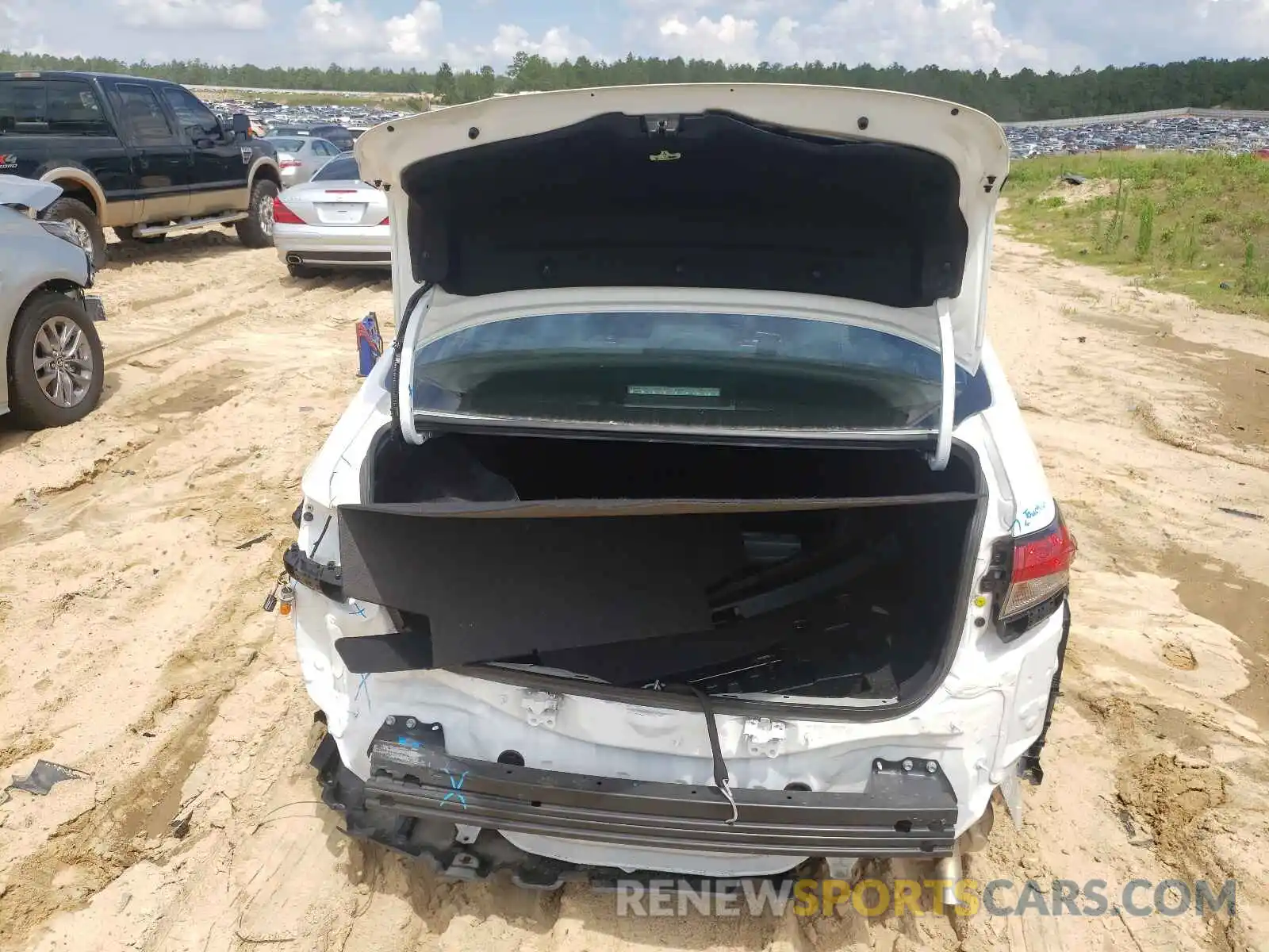 9 Photograph of a damaged car 5YFEPRAE5LP117731 TOYOTA COROLLA 2020