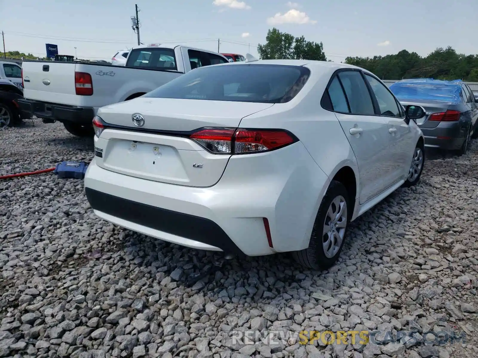 4 Photograph of a damaged car 5YFEPRAE5LP117843 TOYOTA COROLLA 2020