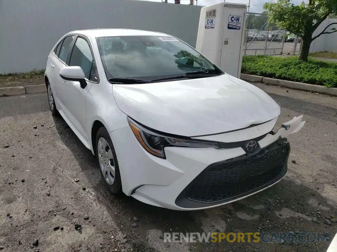 1 Photograph of a damaged car 5YFEPRAE5LP120760 TOYOTA COROLLA 2020