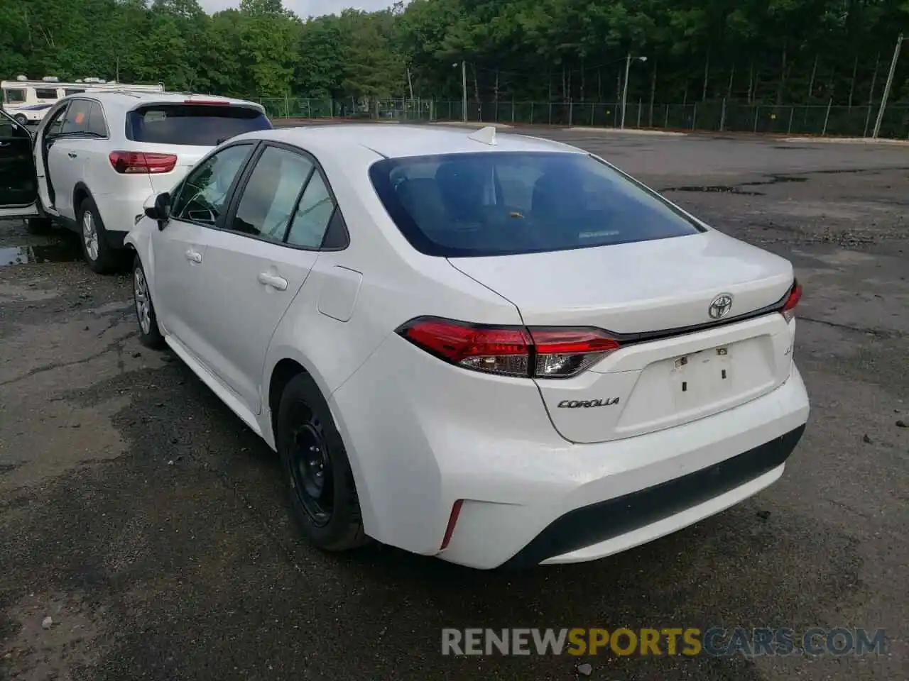 3 Photograph of a damaged car 5YFEPRAE5LP120760 TOYOTA COROLLA 2020