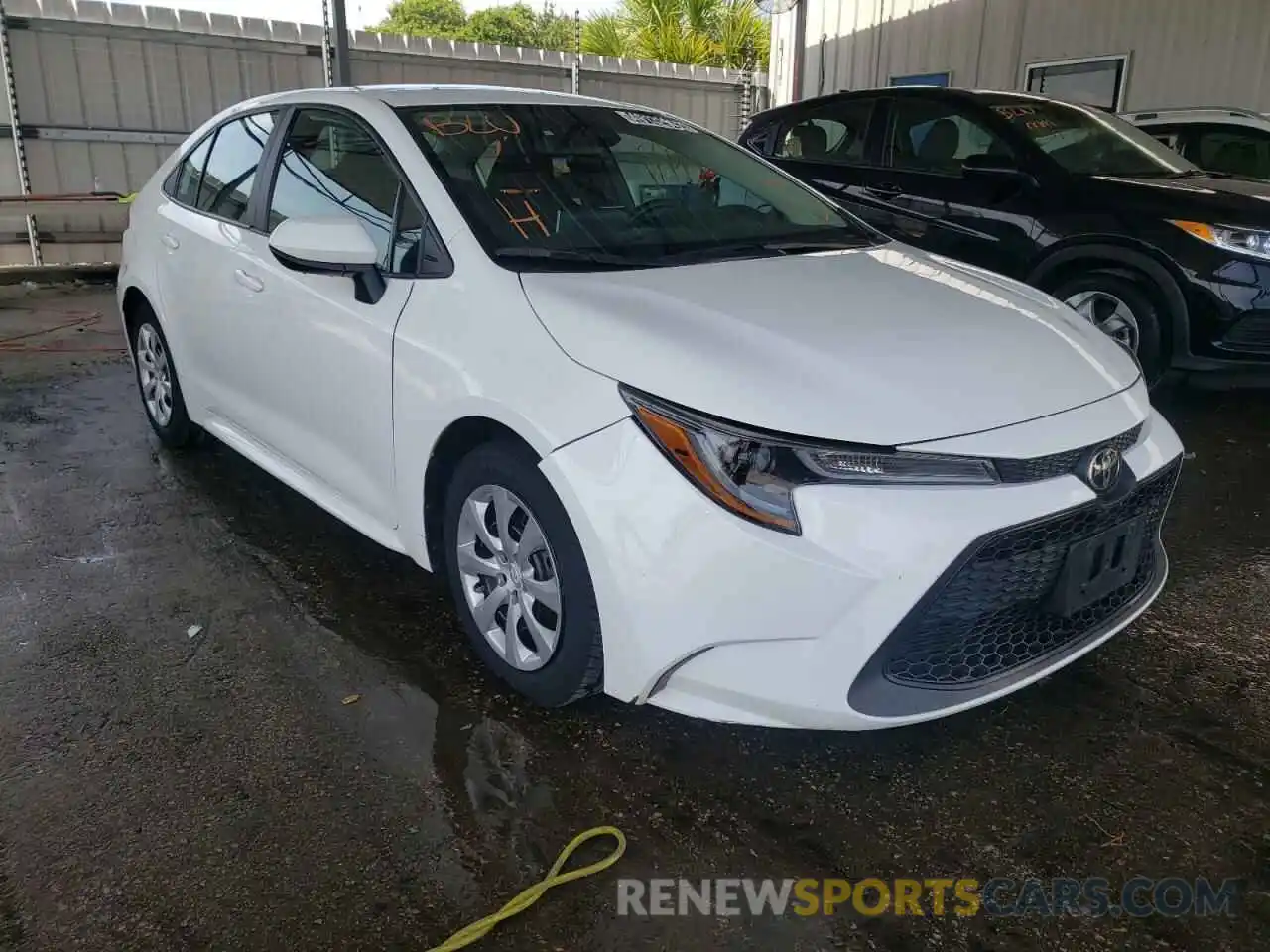 1 Photograph of a damaged car 5YFEPRAE5LP121228 TOYOTA COROLLA 2020