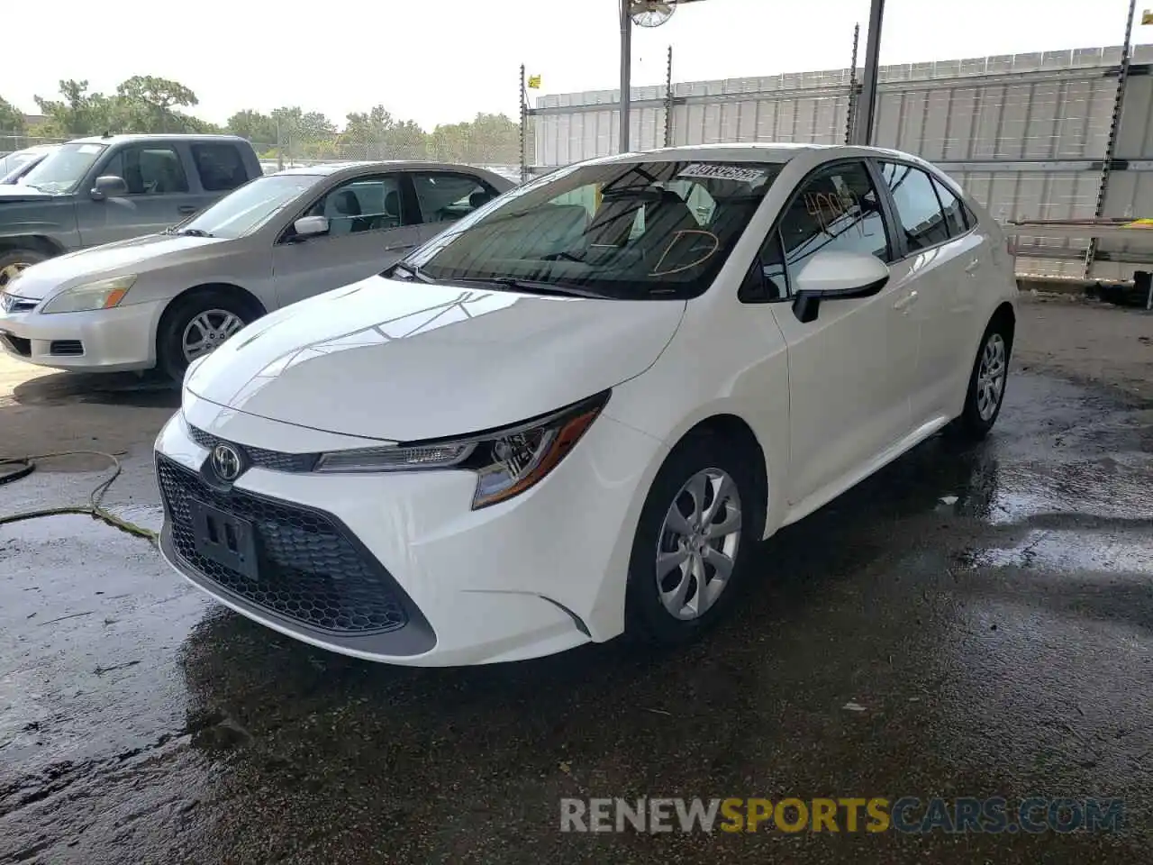 2 Photograph of a damaged car 5YFEPRAE5LP121228 TOYOTA COROLLA 2020