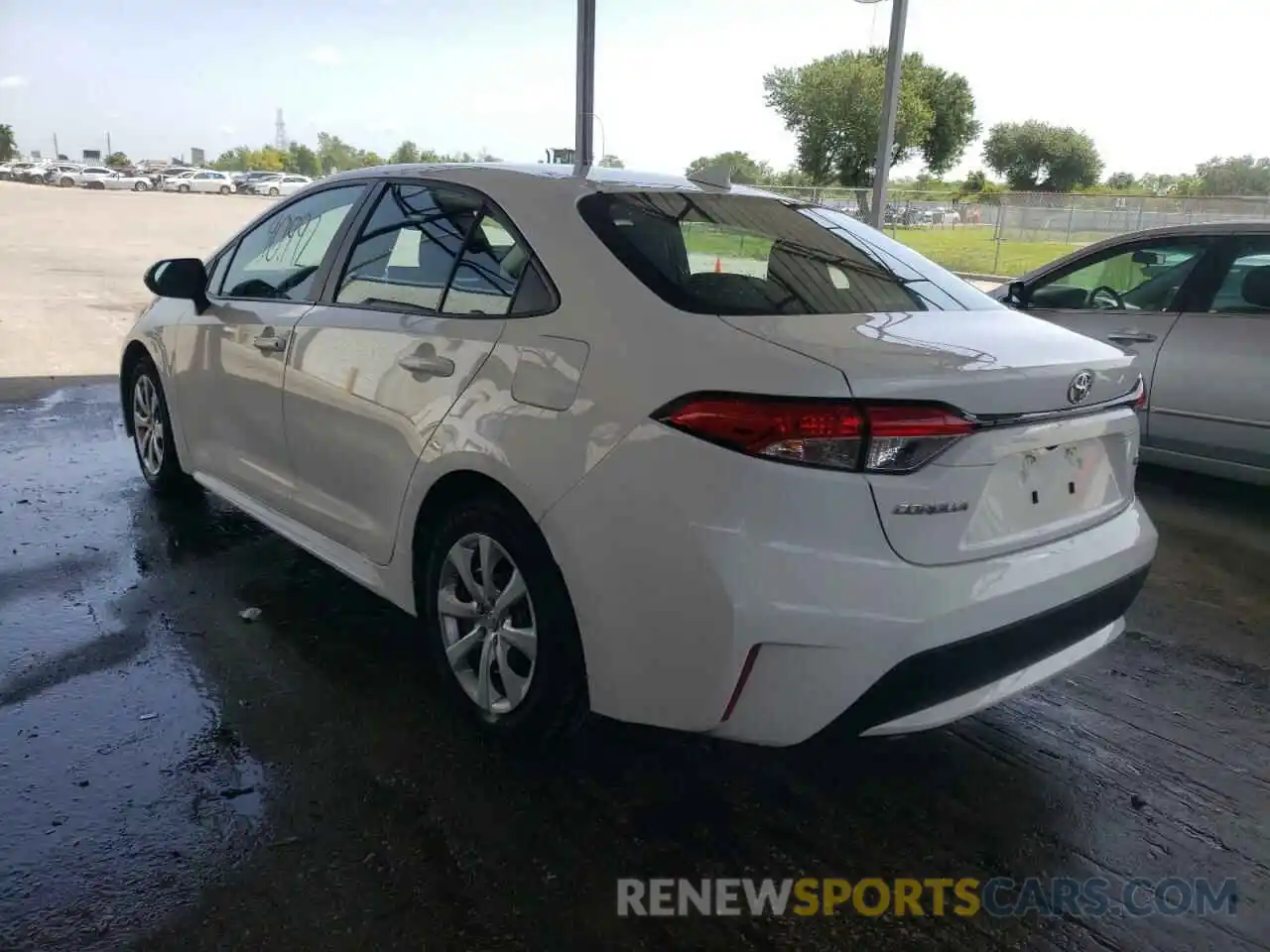 3 Photograph of a damaged car 5YFEPRAE5LP121228 TOYOTA COROLLA 2020