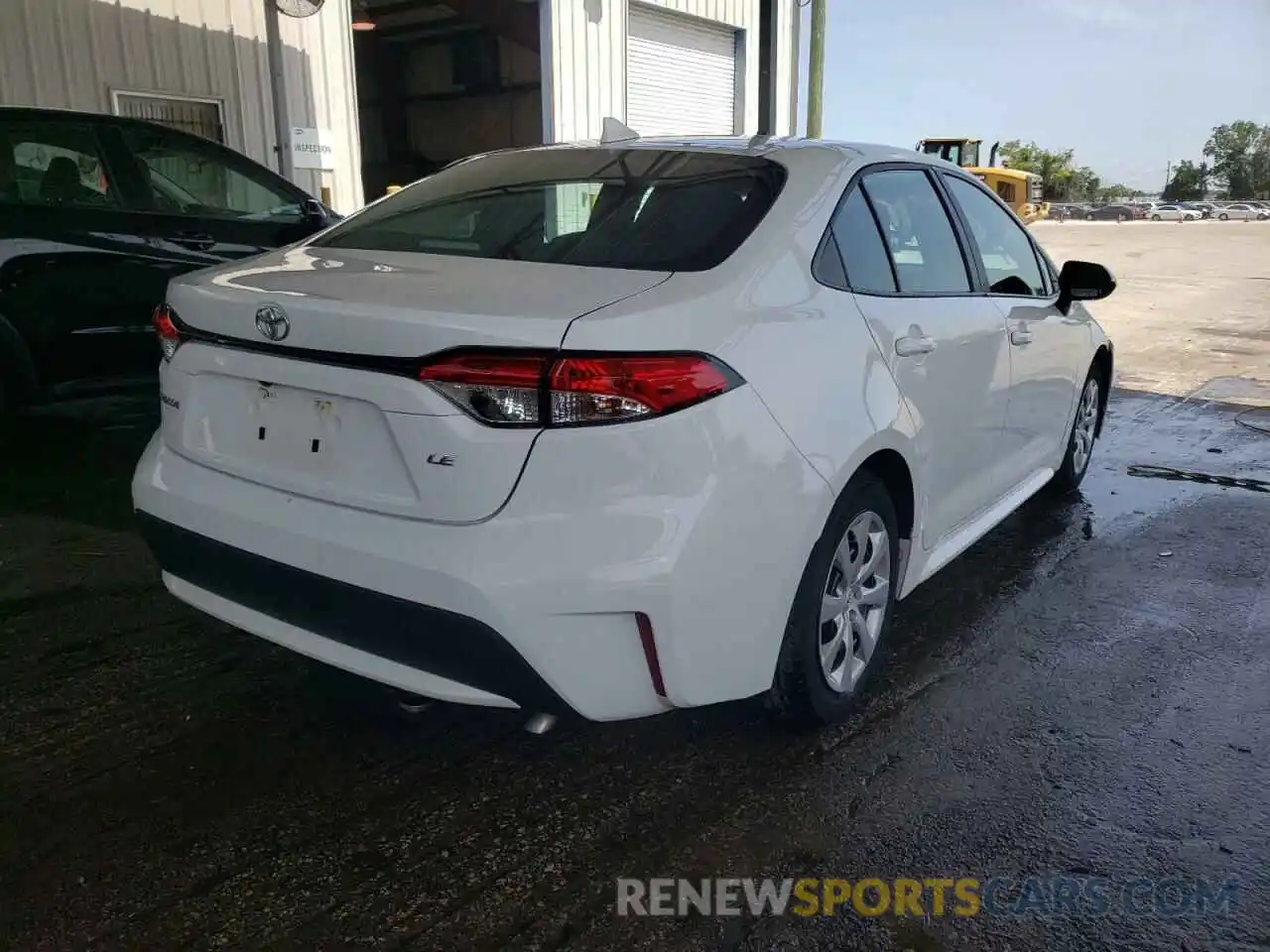 4 Photograph of a damaged car 5YFEPRAE5LP121228 TOYOTA COROLLA 2020