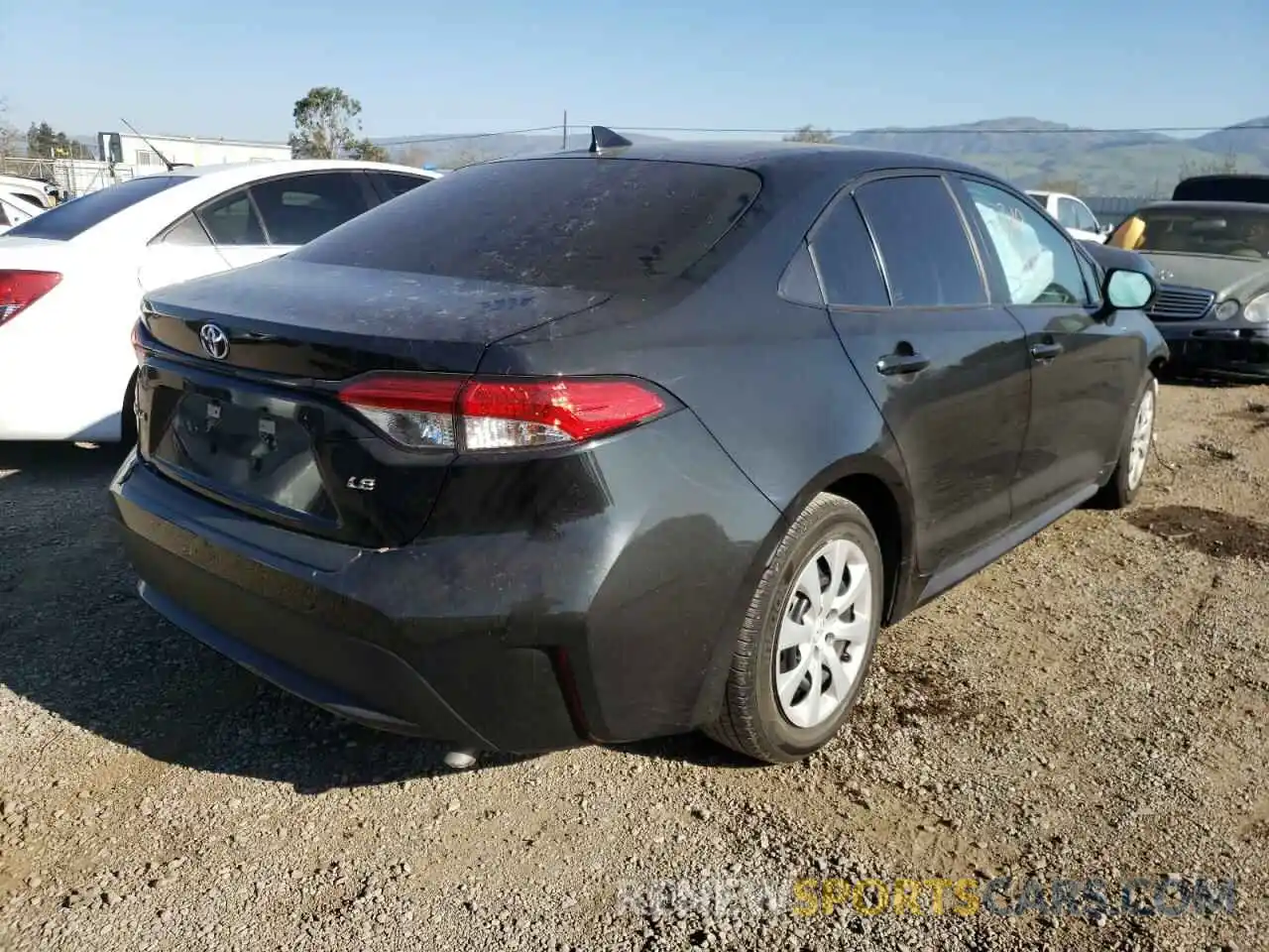 4 Photograph of a damaged car 5YFEPRAE5LP121441 TOYOTA COROLLA 2020