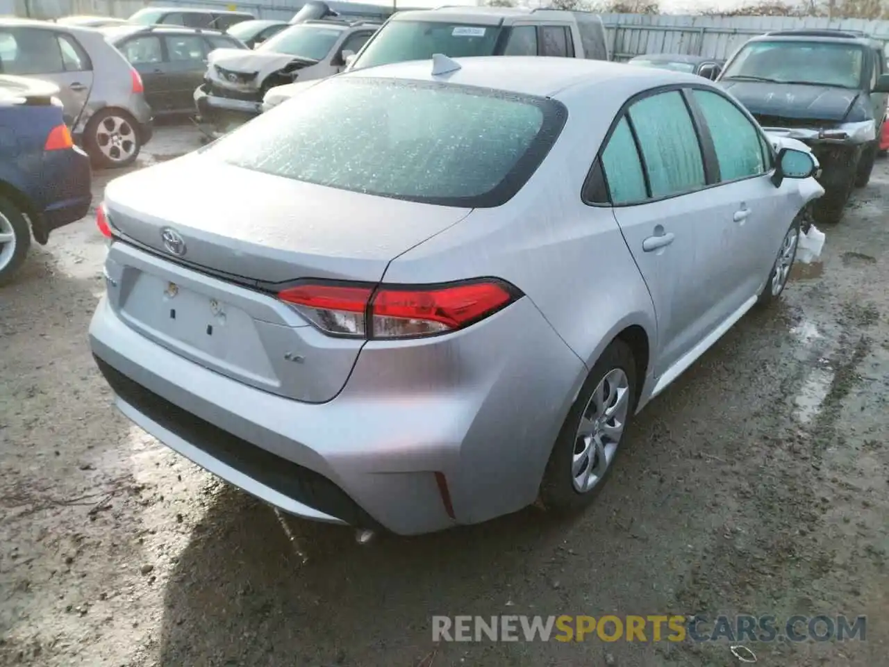 4 Photograph of a damaged car 5YFEPRAE5LP121665 TOYOTA COROLLA 2020