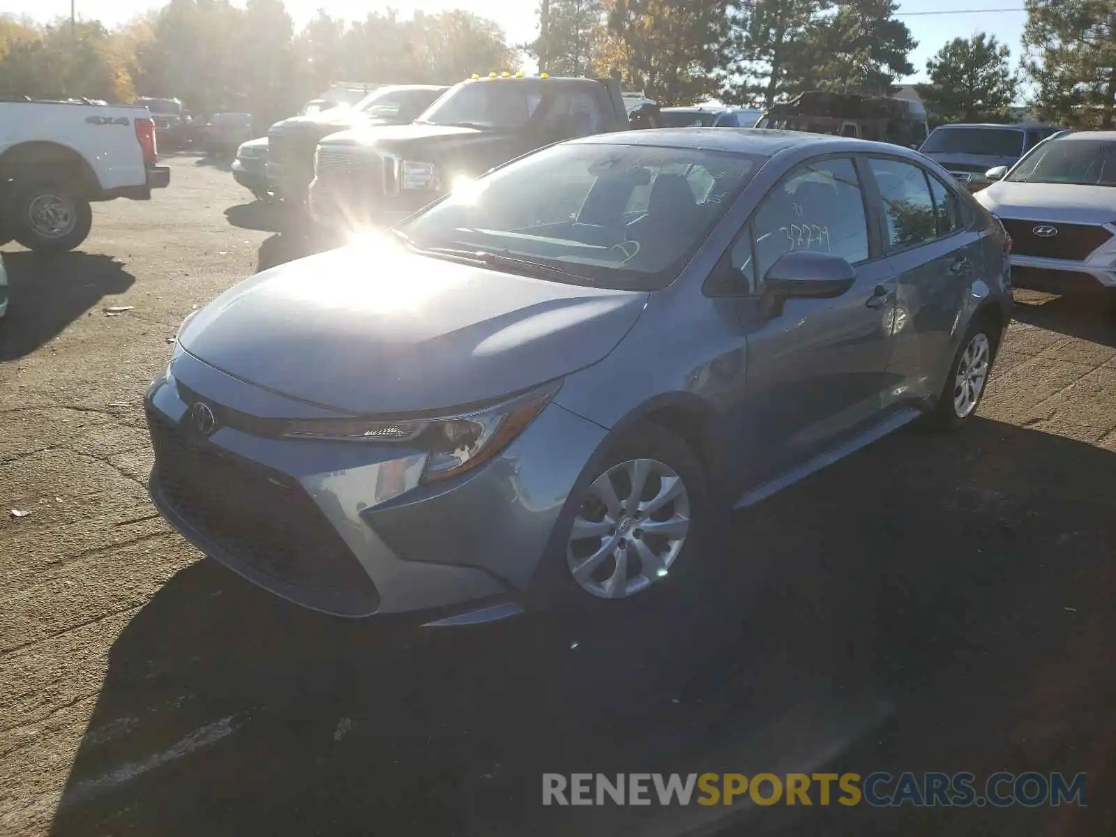 2 Photograph of a damaged car 5YFEPRAE5LP121813 TOYOTA COROLLA 2020