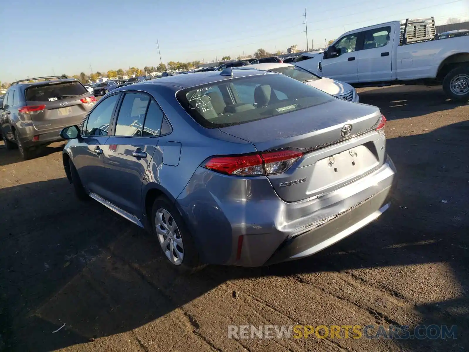 3 Photograph of a damaged car 5YFEPRAE5LP121813 TOYOTA COROLLA 2020