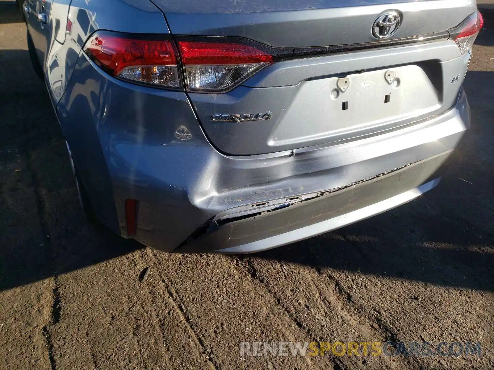 9 Photograph of a damaged car 5YFEPRAE5LP121813 TOYOTA COROLLA 2020