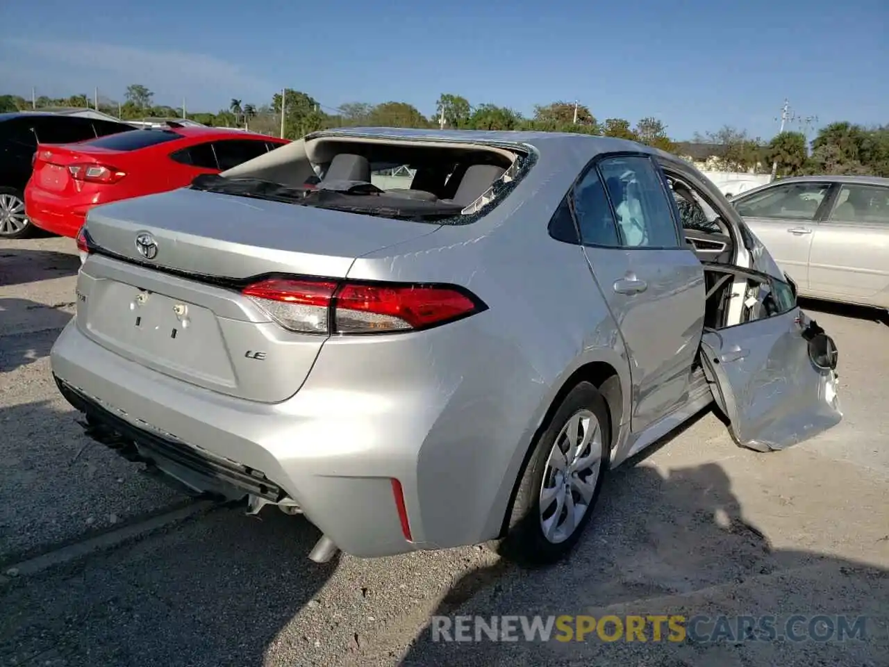 4 Photograph of a damaged car 5YFEPRAE5LP122606 TOYOTA COROLLA 2020