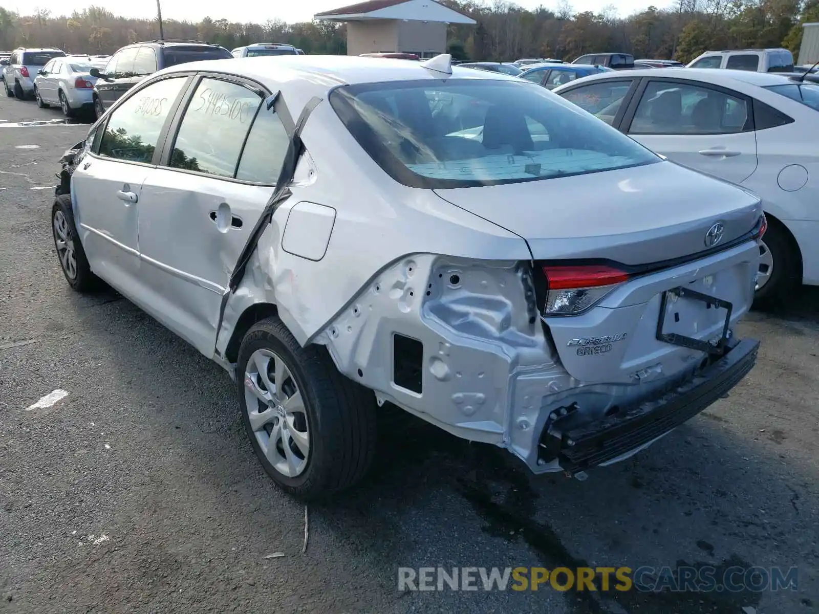 3 Photograph of a damaged car 5YFEPRAE5LP124873 TOYOTA COROLLA 2020