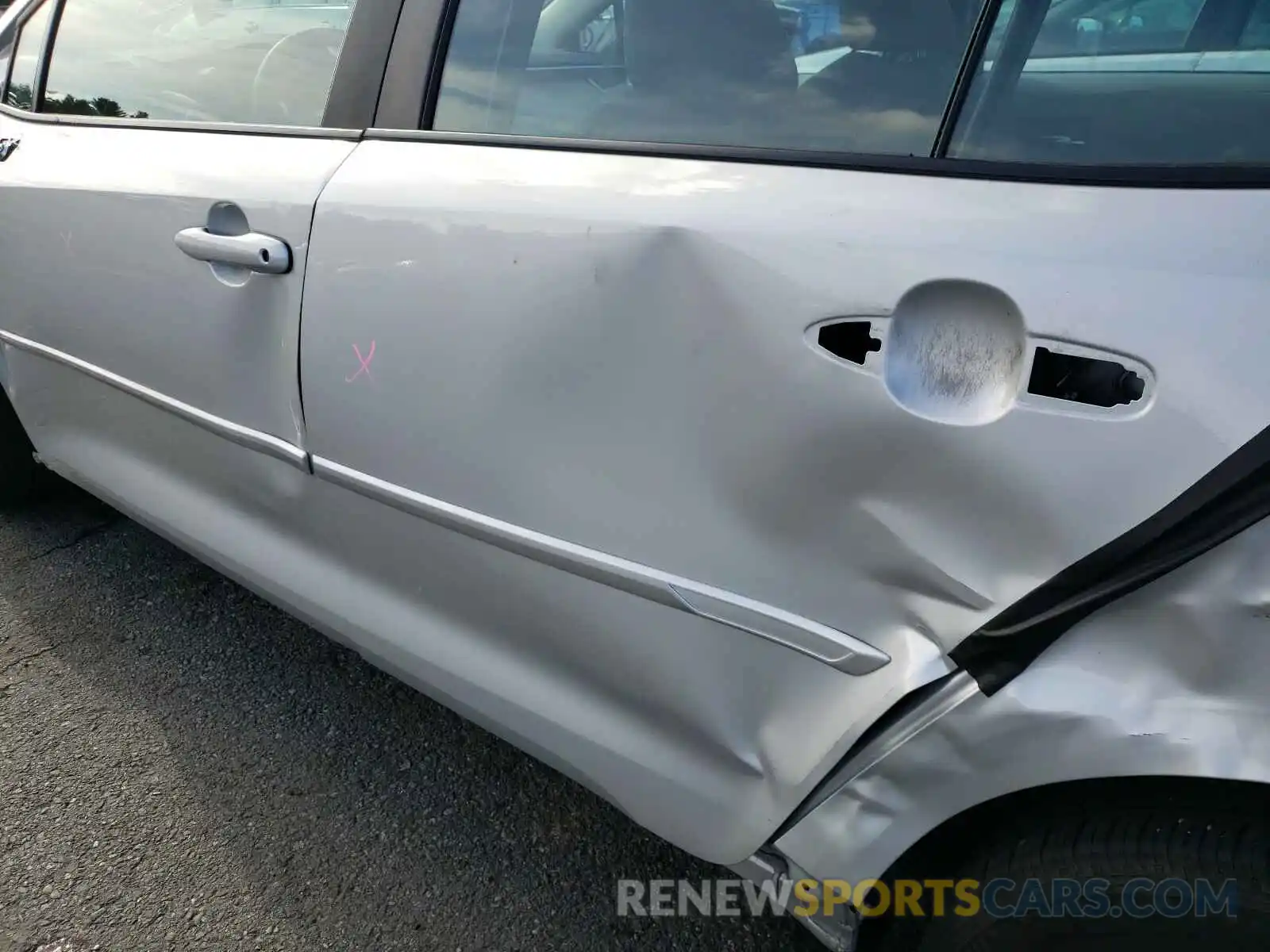 9 Photograph of a damaged car 5YFEPRAE5LP124873 TOYOTA COROLLA 2020