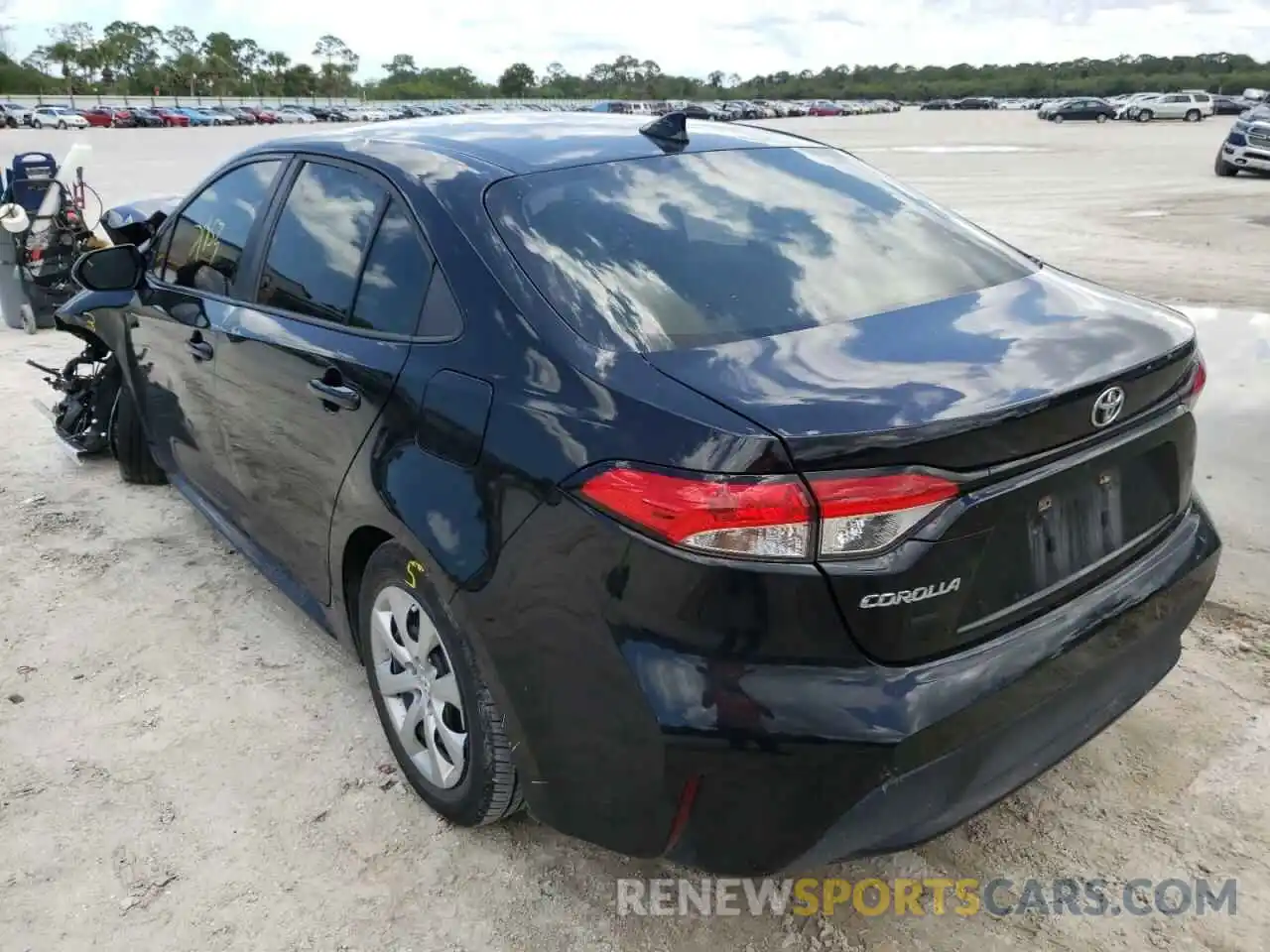 3 Photograph of a damaged car 5YFEPRAE5LP125750 TOYOTA COROLLA 2020