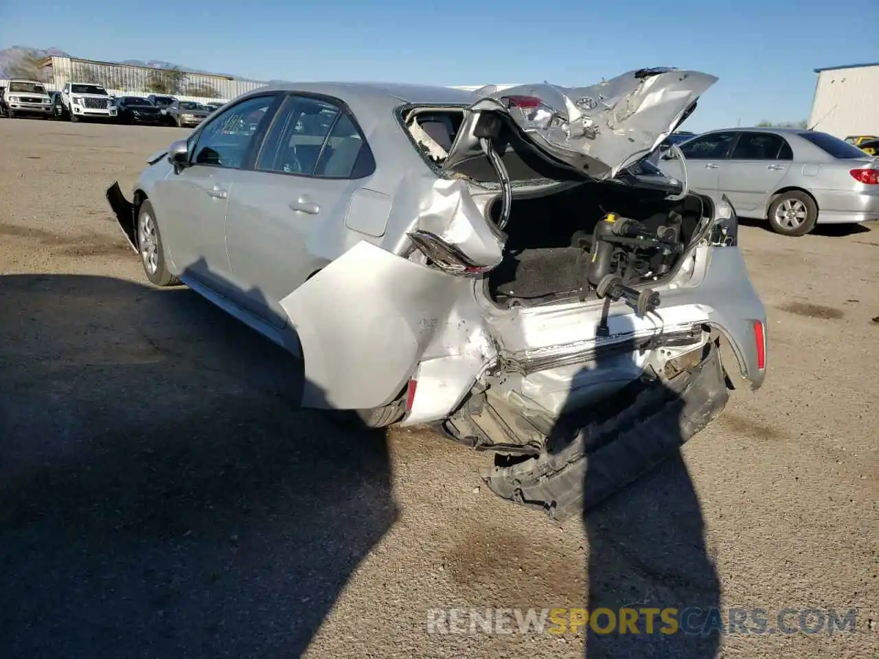 3 Photograph of a damaged car 5YFEPRAE5LP125943 TOYOTA COROLLA 2020