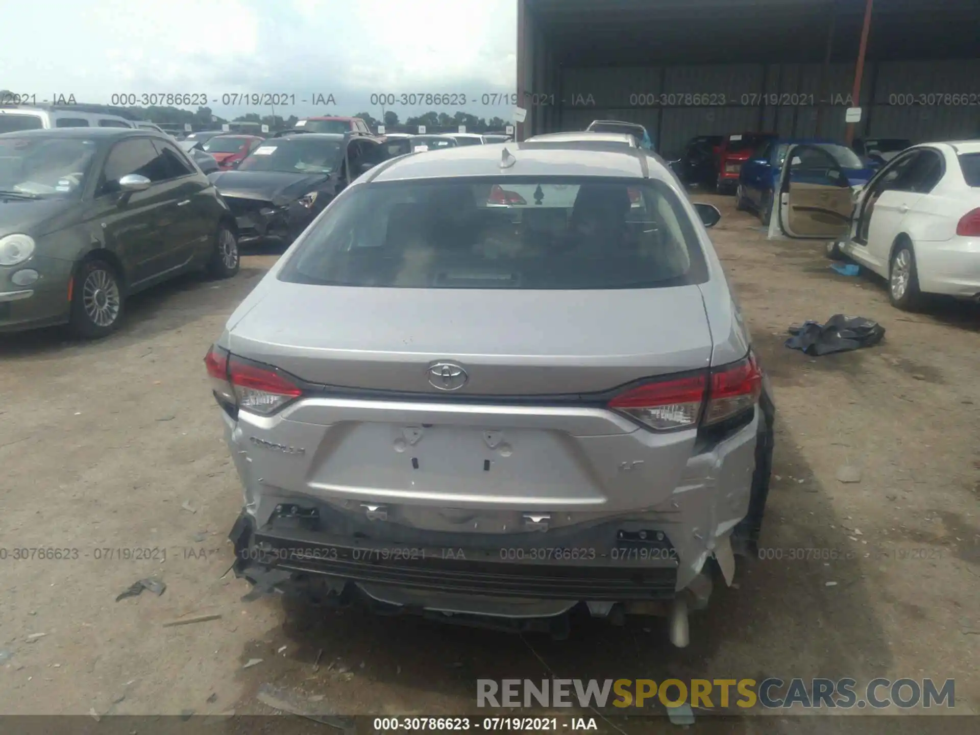 6 Photograph of a damaged car 5YFEPRAE5LP125974 TOYOTA COROLLA 2020