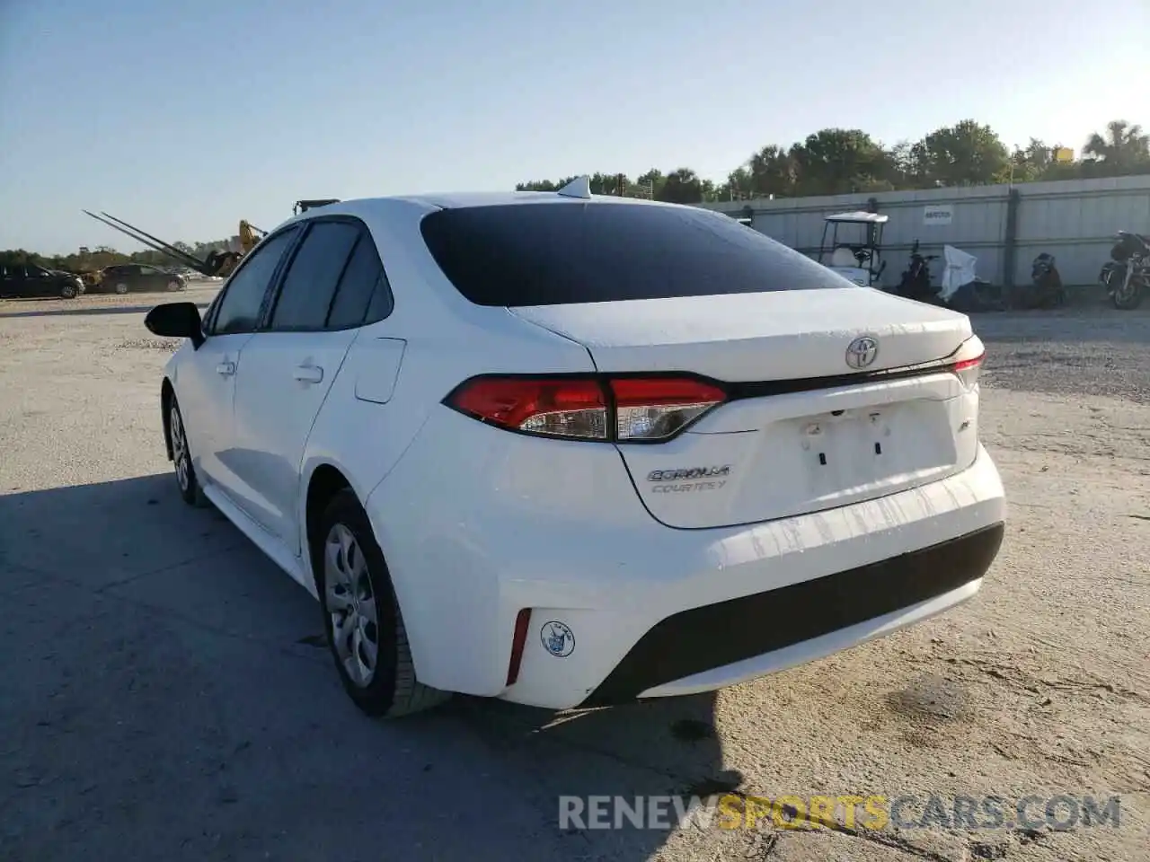 3 Photograph of a damaged car 5YFEPRAE5LP126817 TOYOTA COROLLA 2020