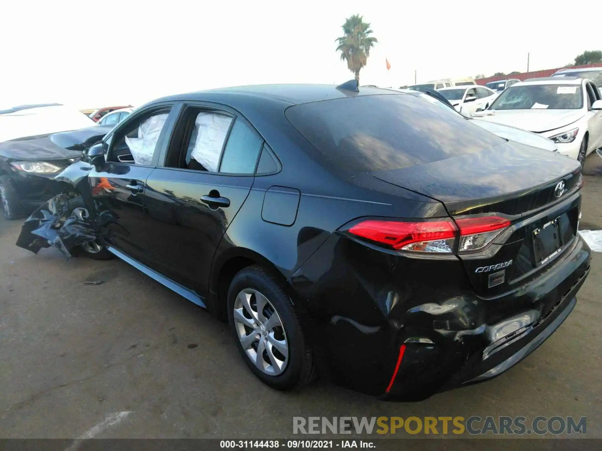 3 Photograph of a damaged car 5YFEPRAE5LP127093 TOYOTA COROLLA 2020