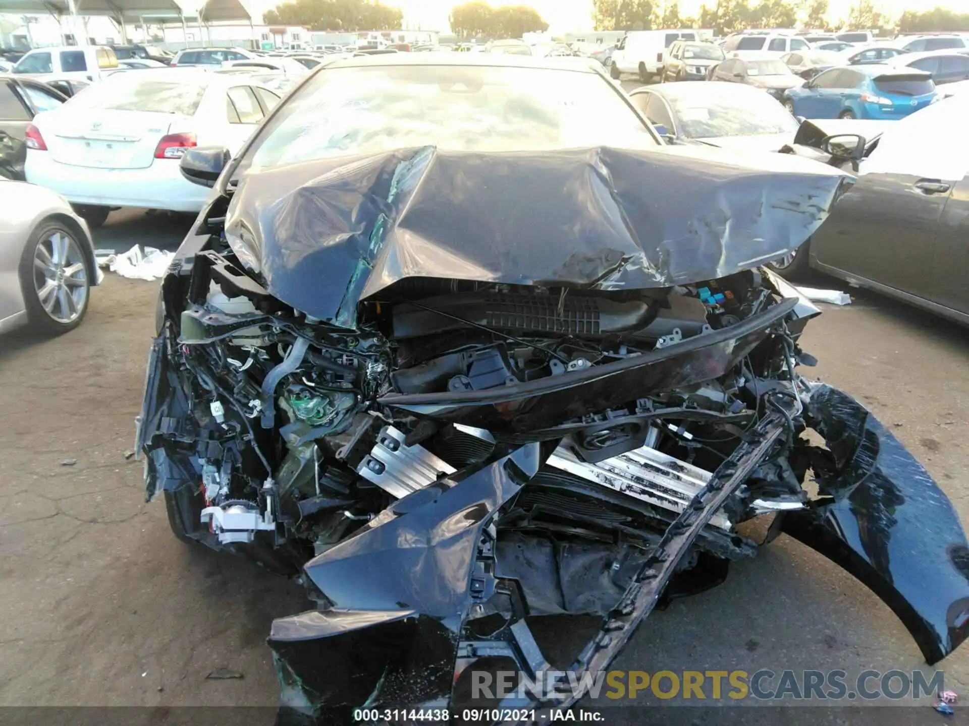 6 Photograph of a damaged car 5YFEPRAE5LP127093 TOYOTA COROLLA 2020