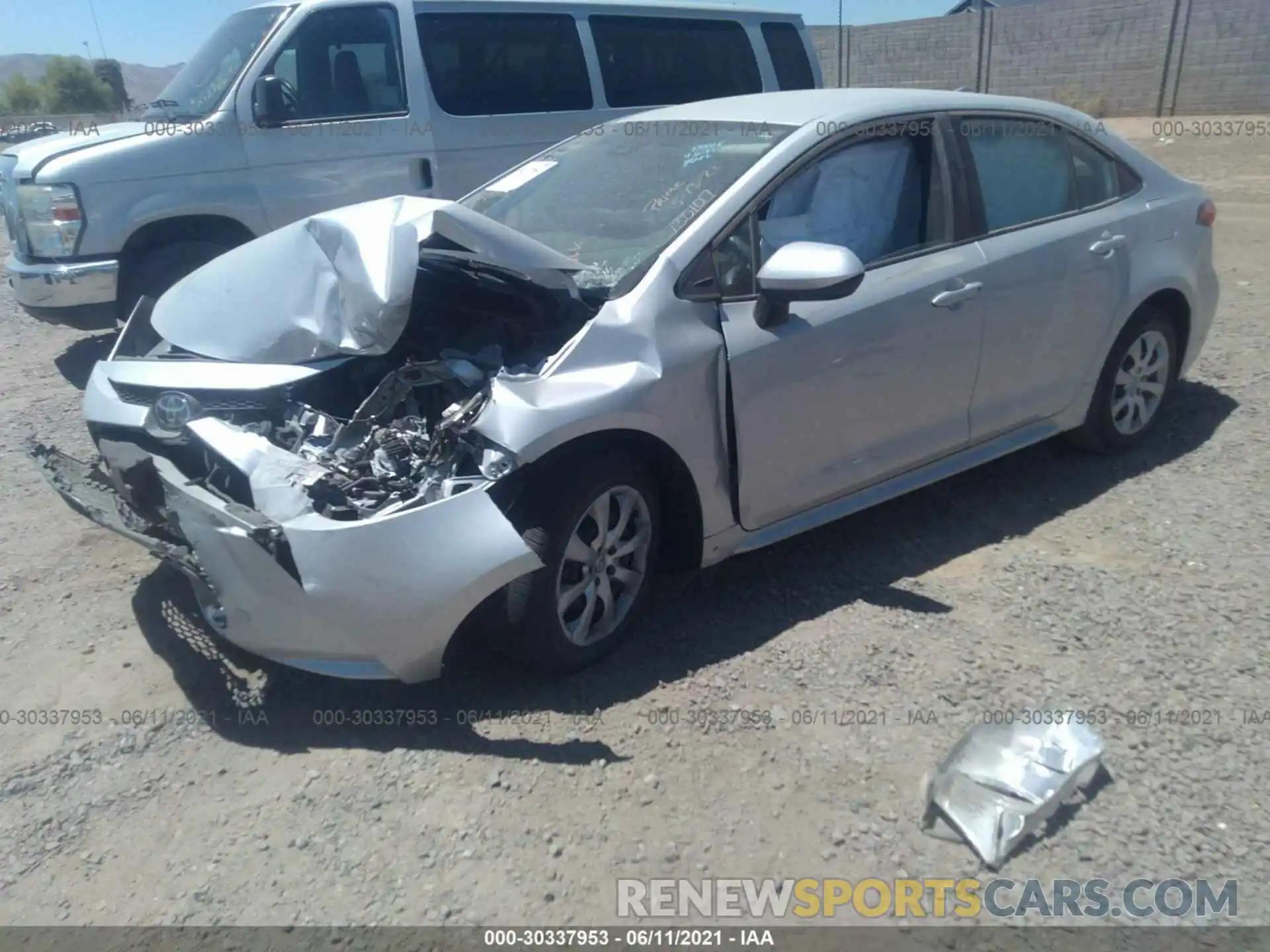 2 Photograph of a damaged car 5YFEPRAE5LP130107 TOYOTA COROLLA 2020