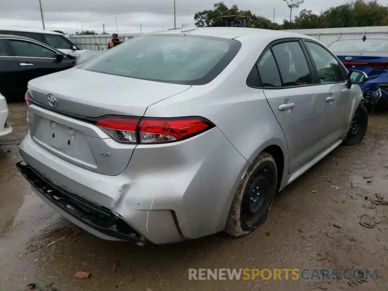 4 Photograph of a damaged car 5YFEPRAE5LP134142 TOYOTA COROLLA 2020