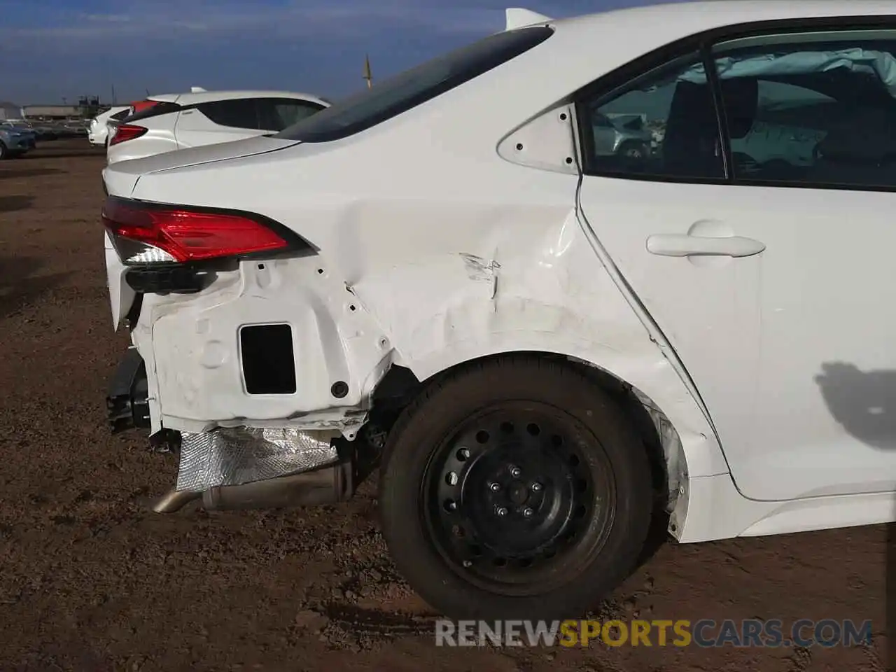 9 Photograph of a damaged car 5YFEPRAE5LP134304 TOYOTA COROLLA 2020