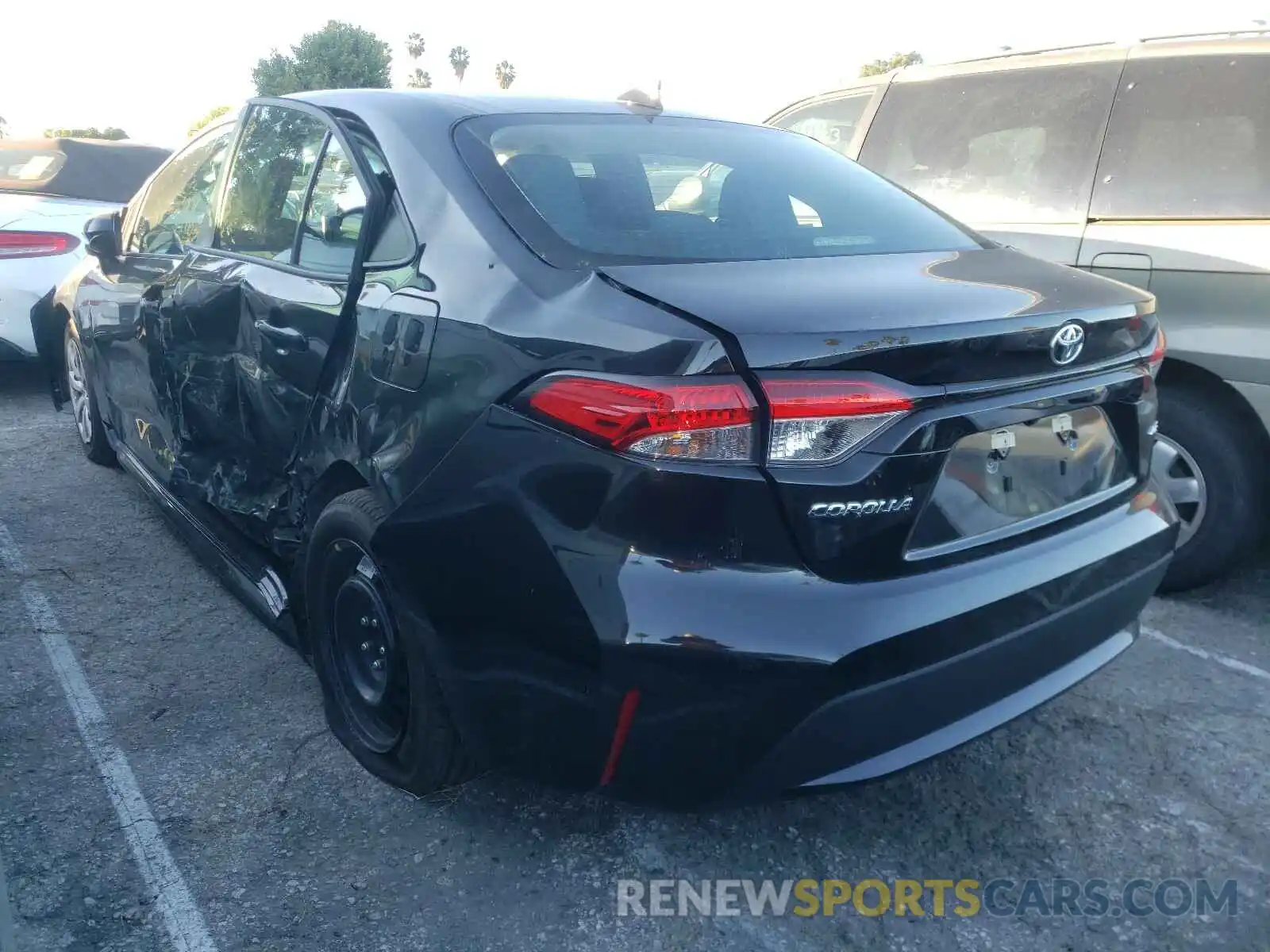 3 Photograph of a damaged car 5YFEPRAE5LP135419 TOYOTA COROLLA 2020