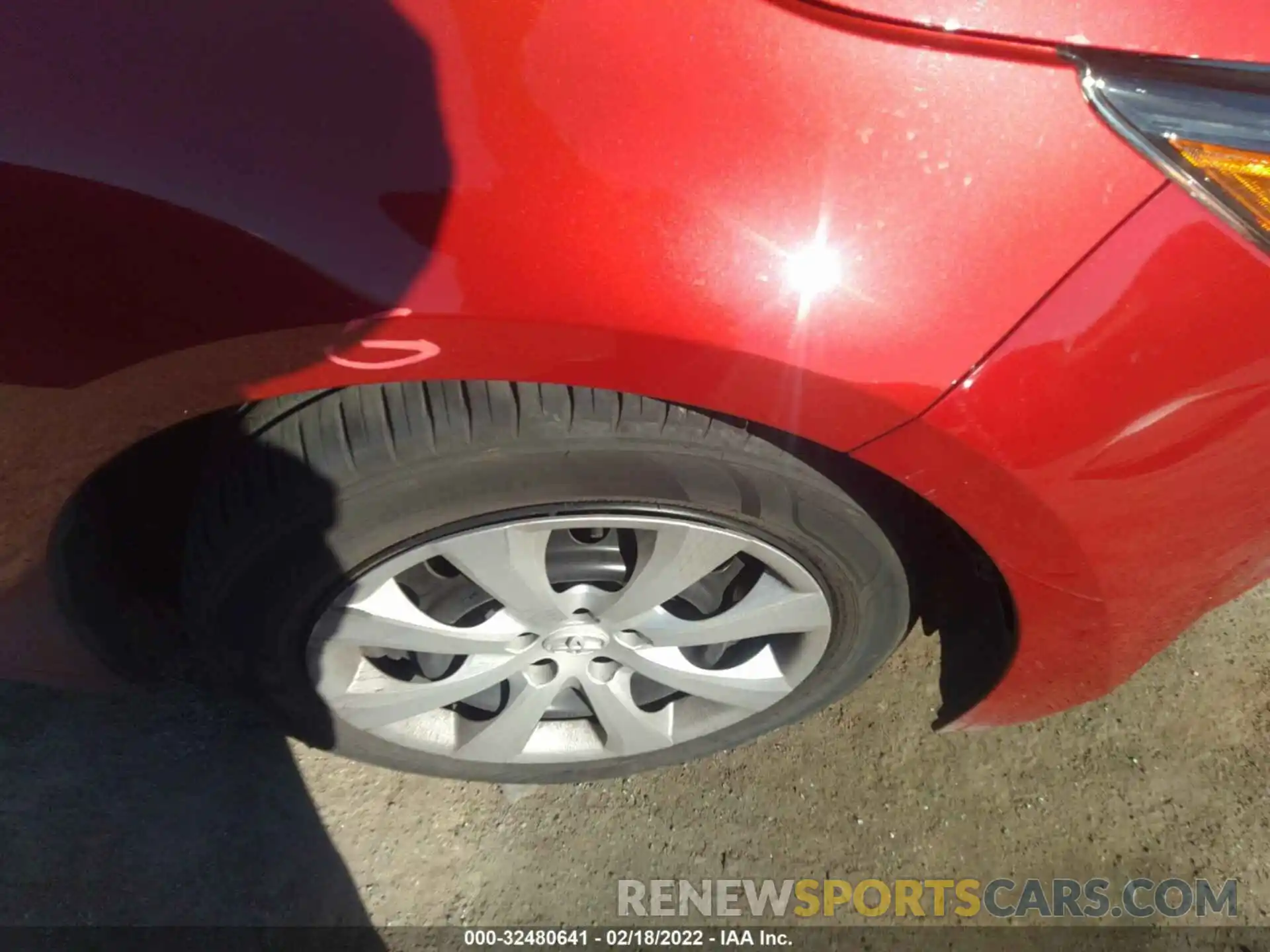 14 Photograph of a damaged car 5YFEPRAE5LP135453 TOYOTA COROLLA 2020