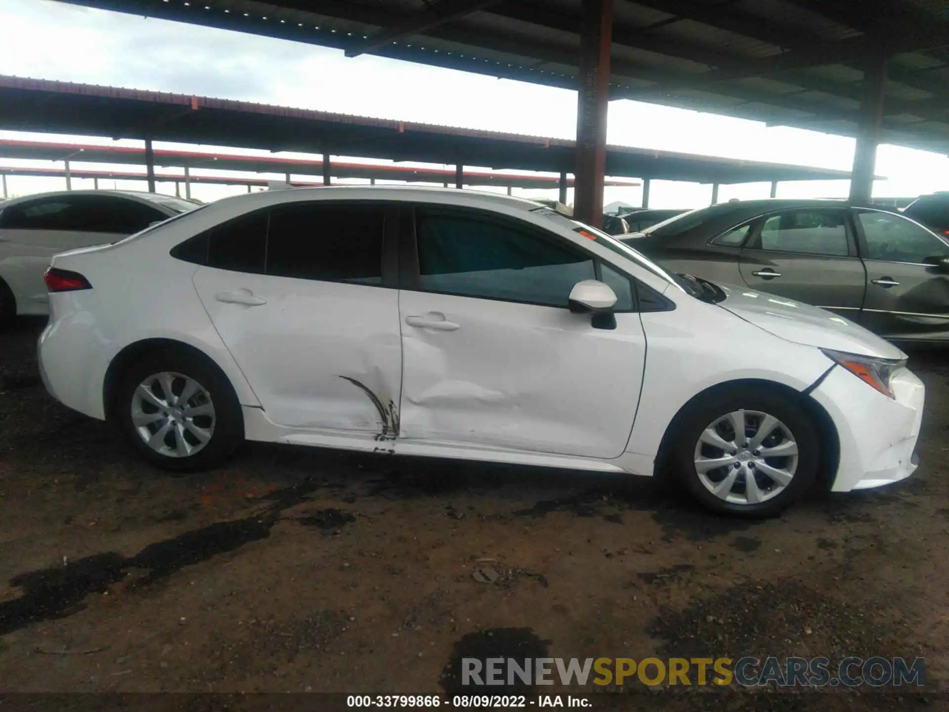 6 Photograph of a damaged car 5YFEPRAE5LP136019 TOYOTA COROLLA 2020