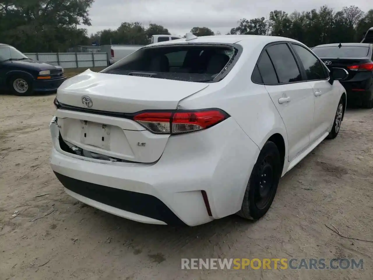 4 Photograph of a damaged car 5YFEPRAE5LP138661 TOYOTA COROLLA 2020