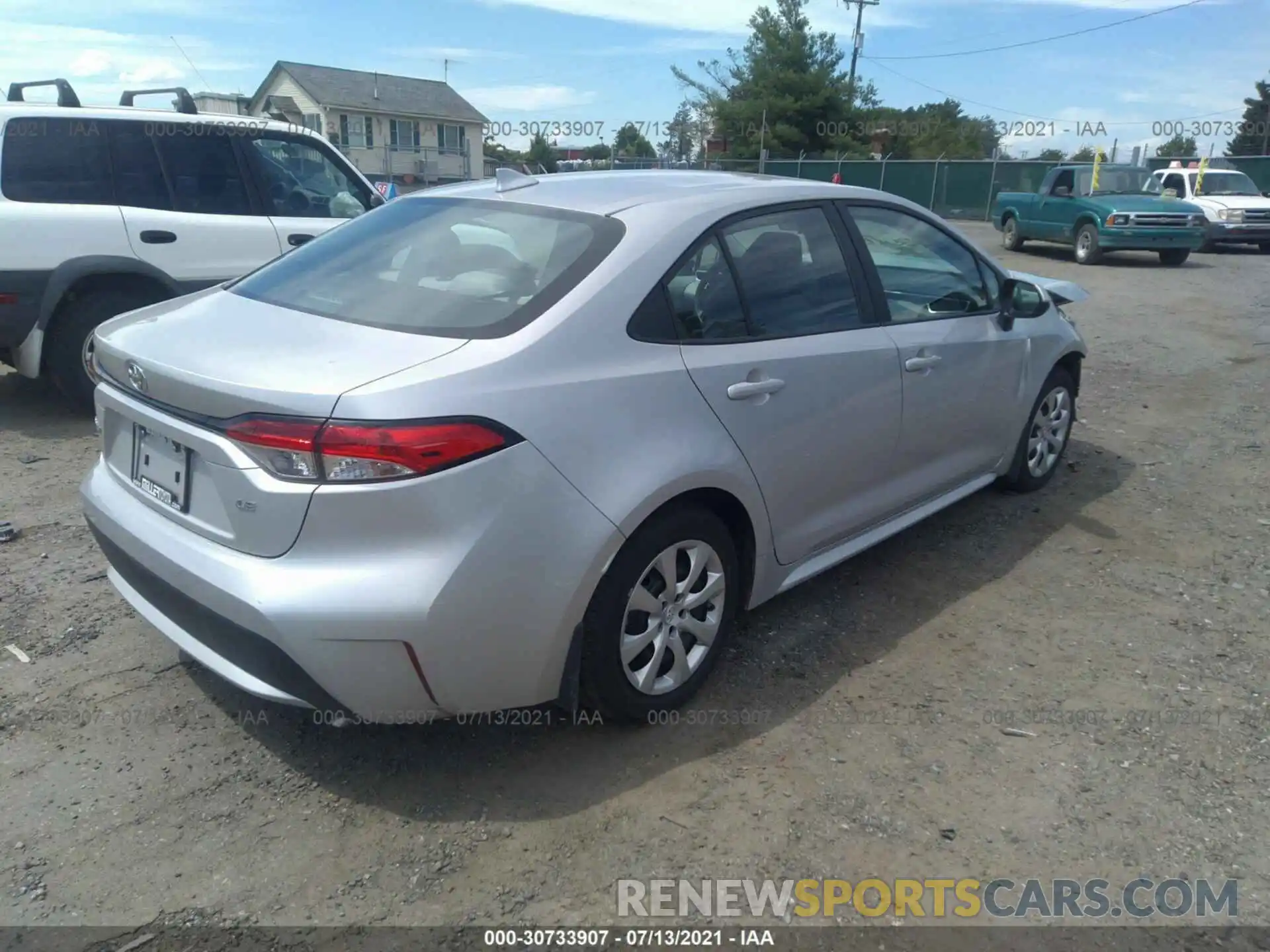 4 Photograph of a damaged car 5YFEPRAE5LP139194 TOYOTA COROLLA 2020