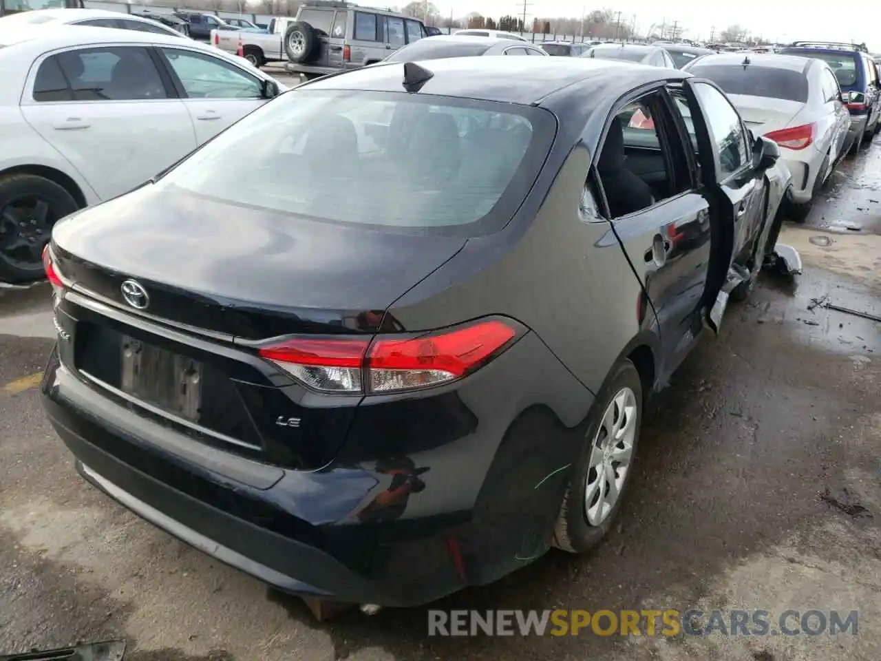 4 Photograph of a damaged car 5YFEPRAE5LP142886 TOYOTA COROLLA 2020